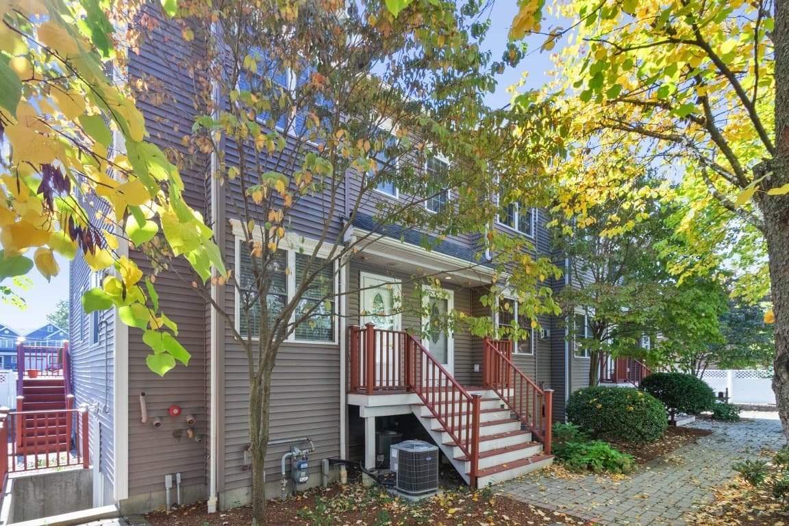Condominium at 25 Hastings Ave # 3, Waltham MA 02453, Waltham, photo 4 of 32