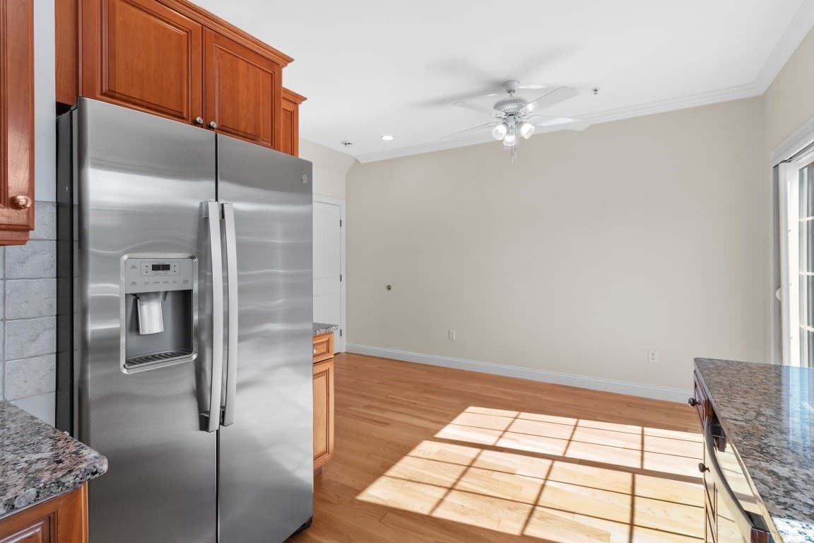Condominium at 25 Hastings Ave # 3, Waltham MA 02453, Waltham, photo 8 of 32