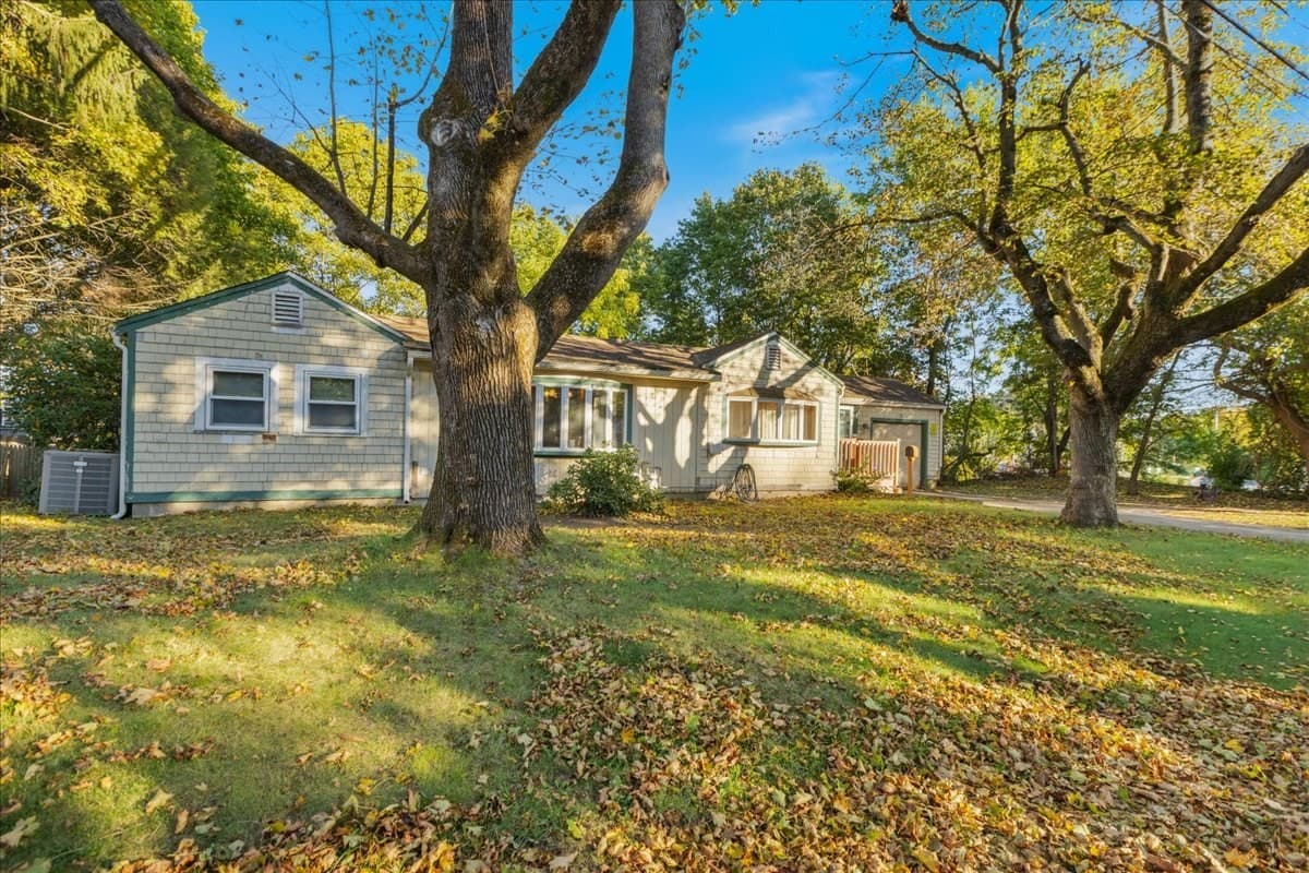 Single Family Residence at 11 Lackey St, Haverhill MA 01830, Haverhill, photo 3 of 35