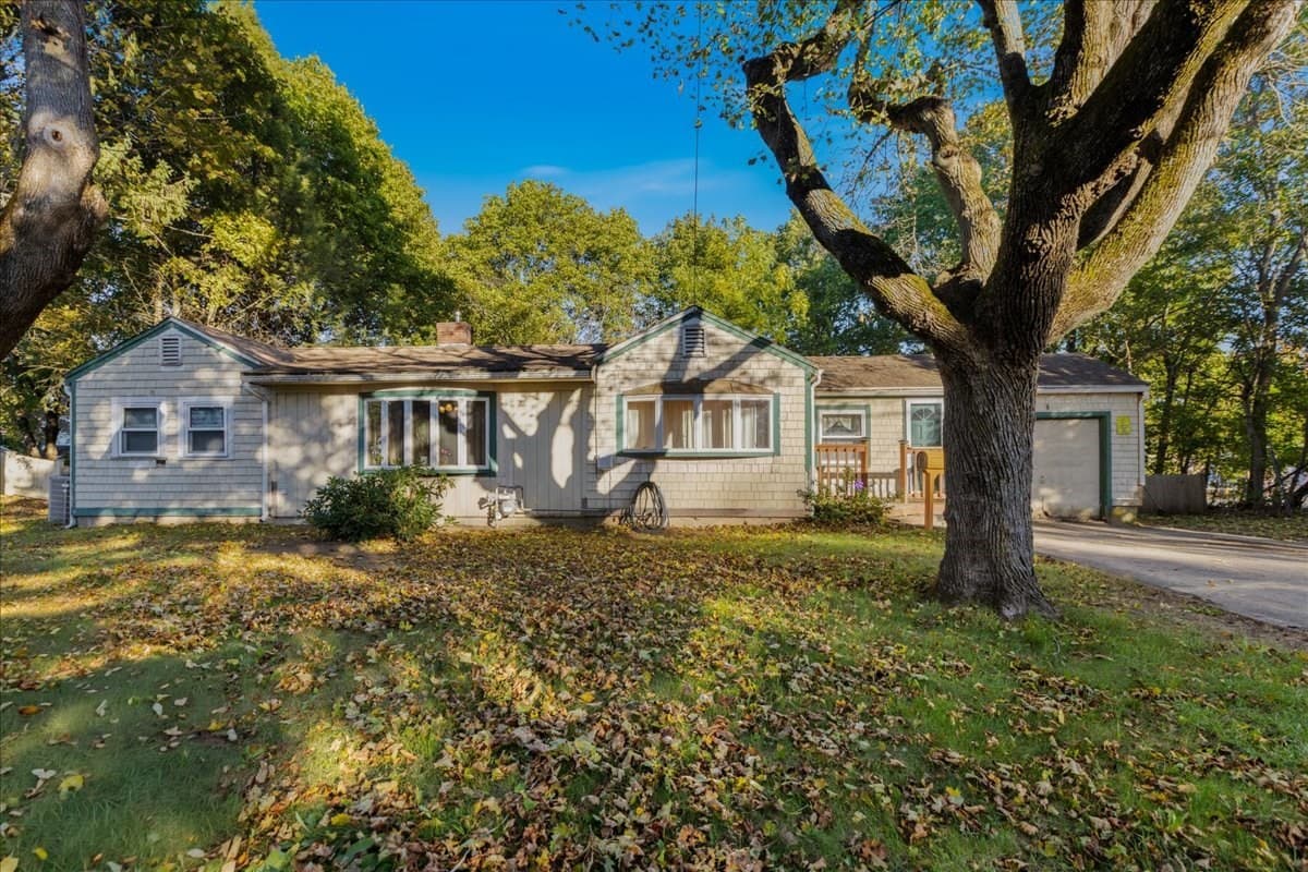 11 Lackey St, Haverhill MA 01830