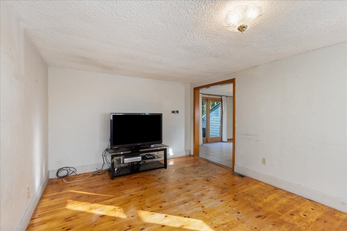 Single Family Residence at 11 Lackey St, Haverhill MA 01830, Haverhill, photo 15 of 35