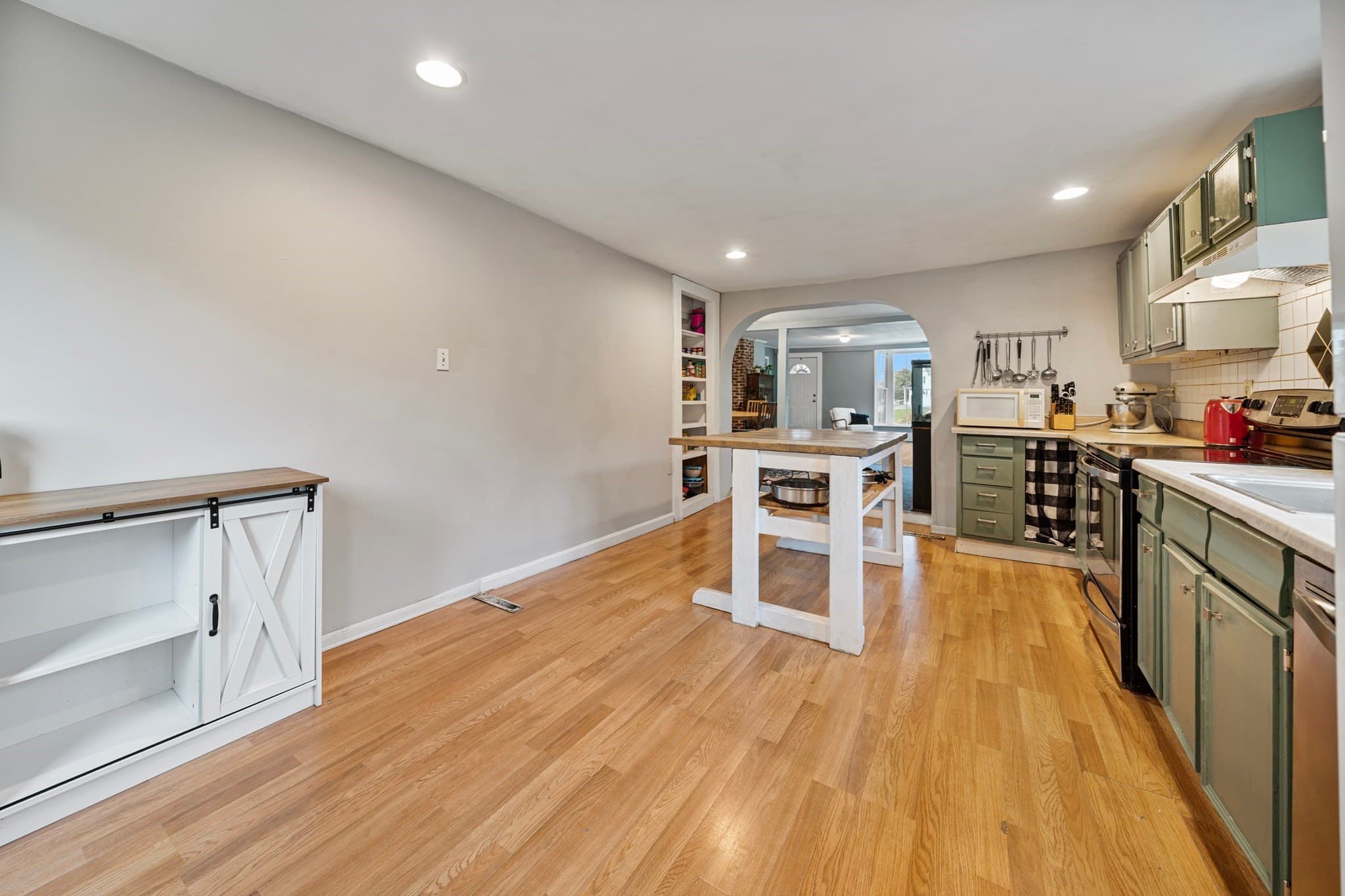 Single Family Residence at 41 Lakeview St, Carver MA 02330, Carver, photo 15 of 42