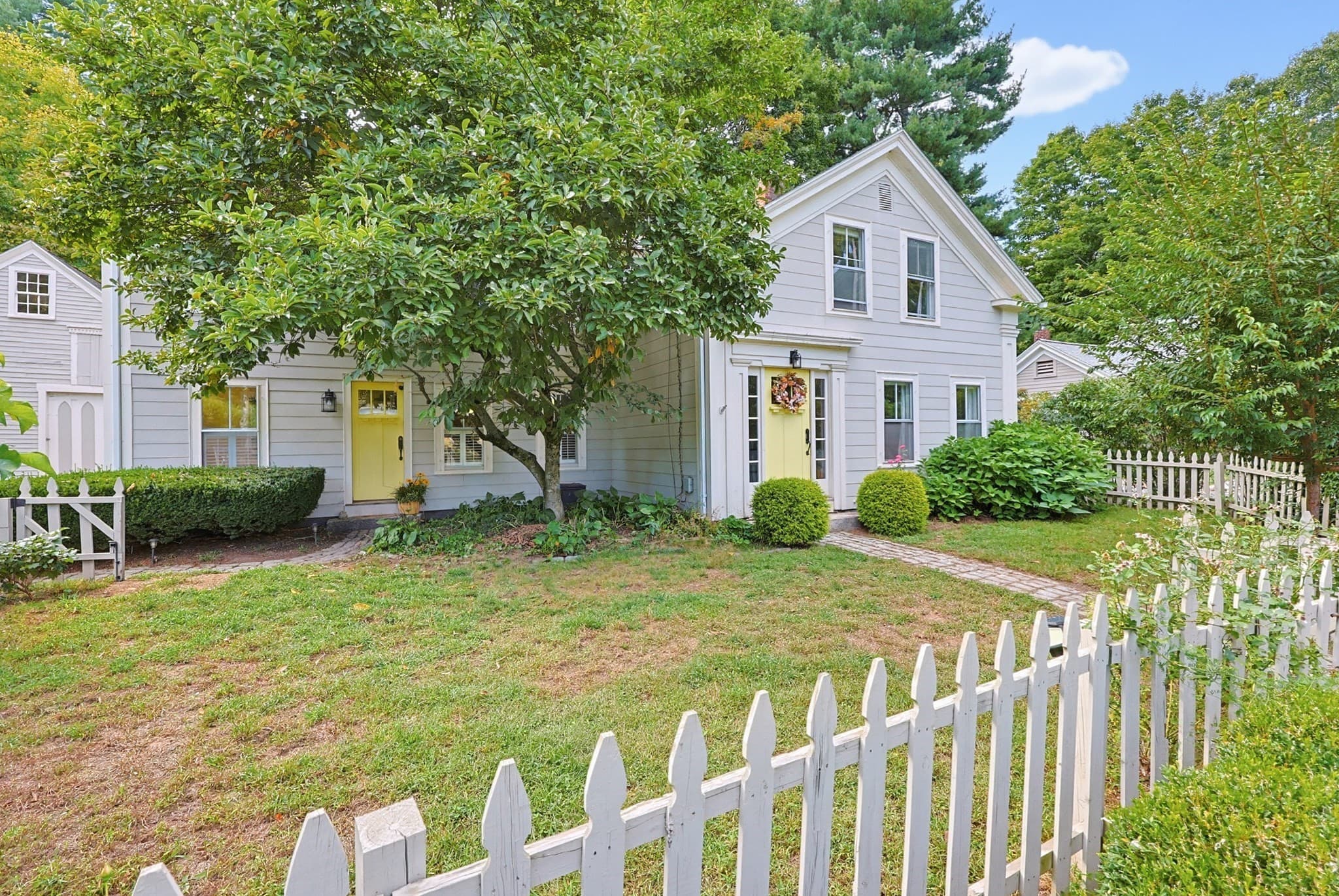 423 South St, Holliston MA 01746