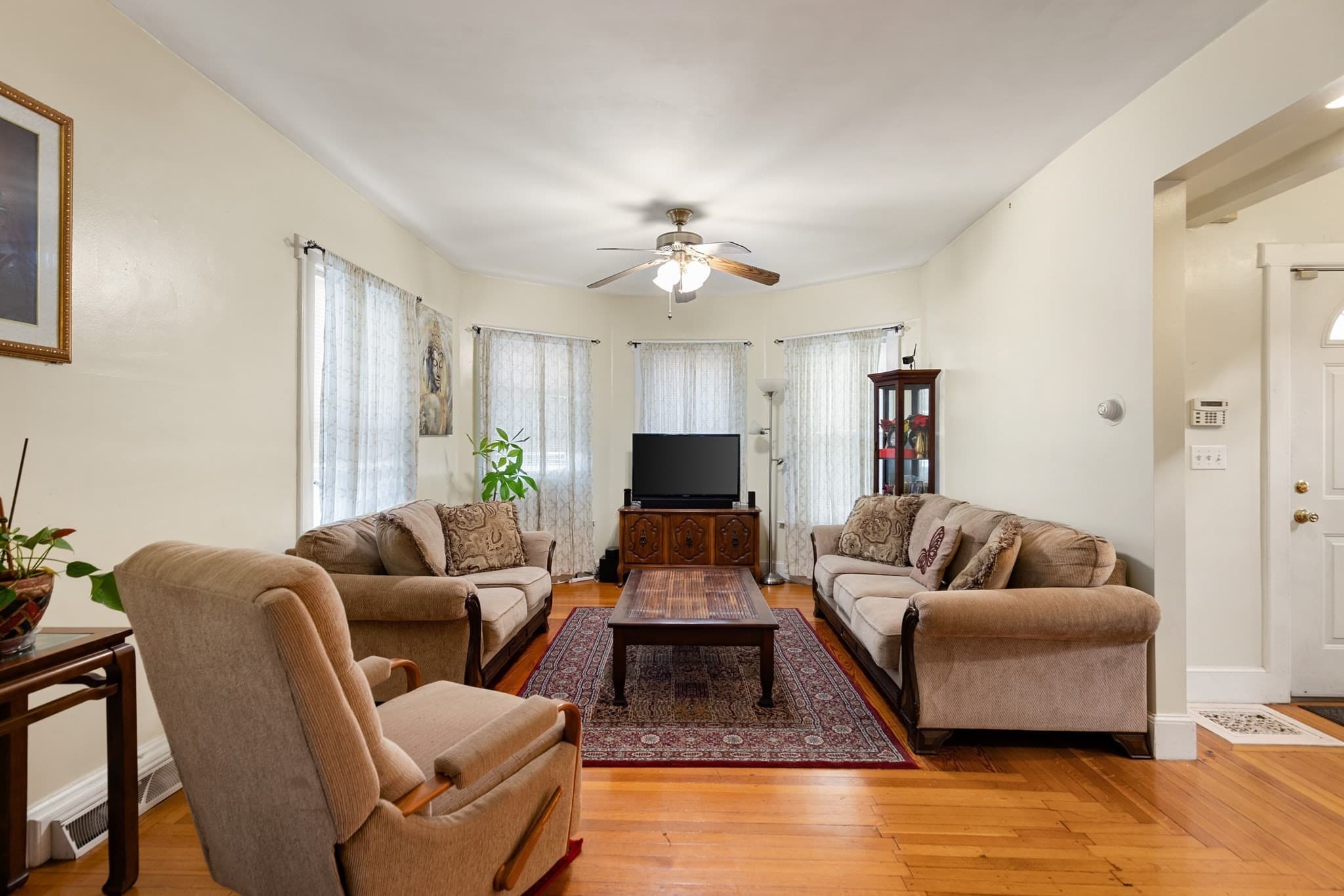 Single Family Residence at 100 Euclid Ave, Lynn MA 01904, Lynn, photo 2 of 32