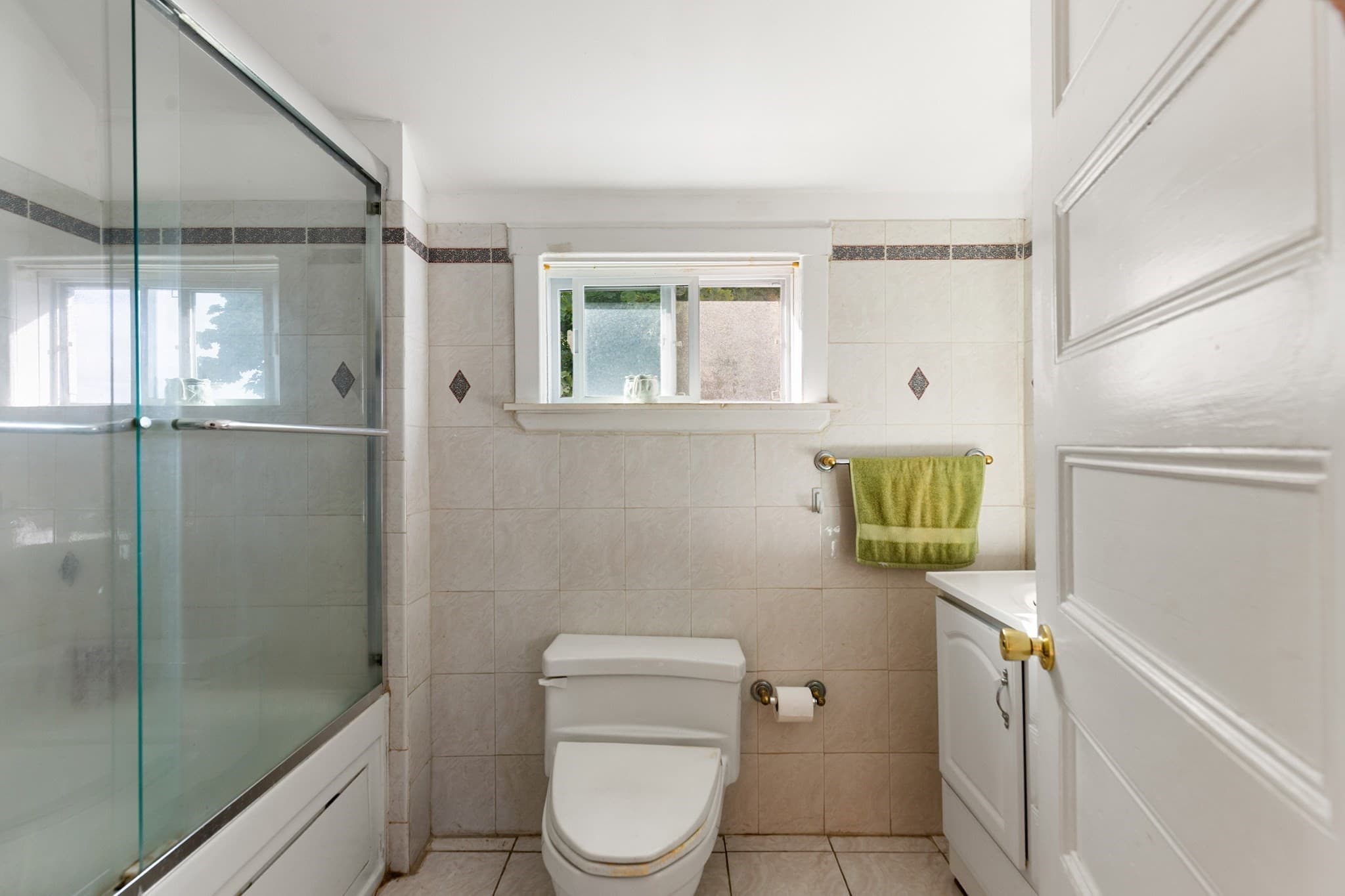 Single Family Residence at 100 Euclid Ave, Lynn MA 01904, Lynn, photo 22 of 32
