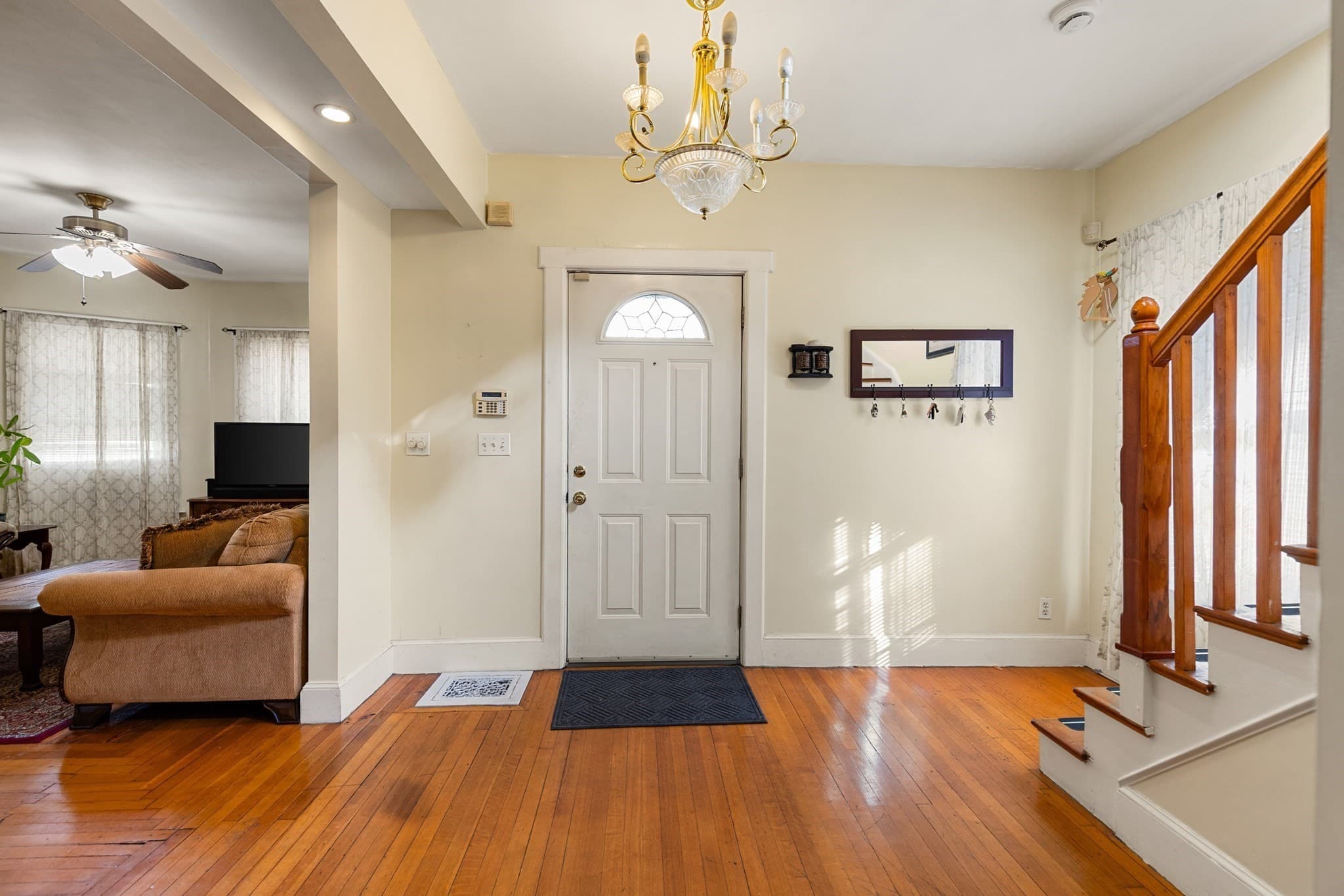 Single Family Residence at 100 Euclid Ave, Lynn MA 01904, Lynn, photo 7 of 32