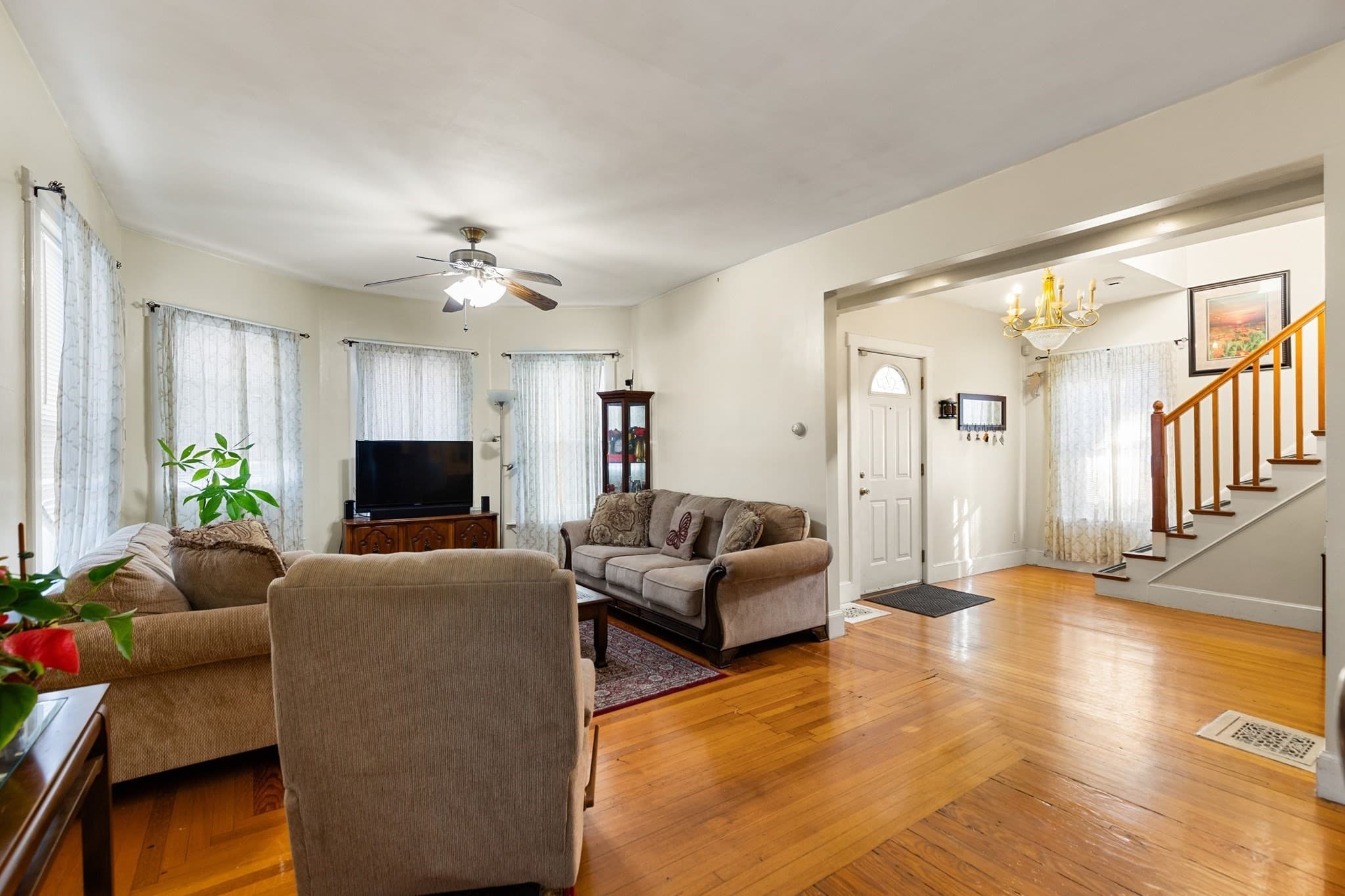 Single Family Residence at 100 Euclid Ave, Lynn MA 01904, Lynn, photo 3 of 32