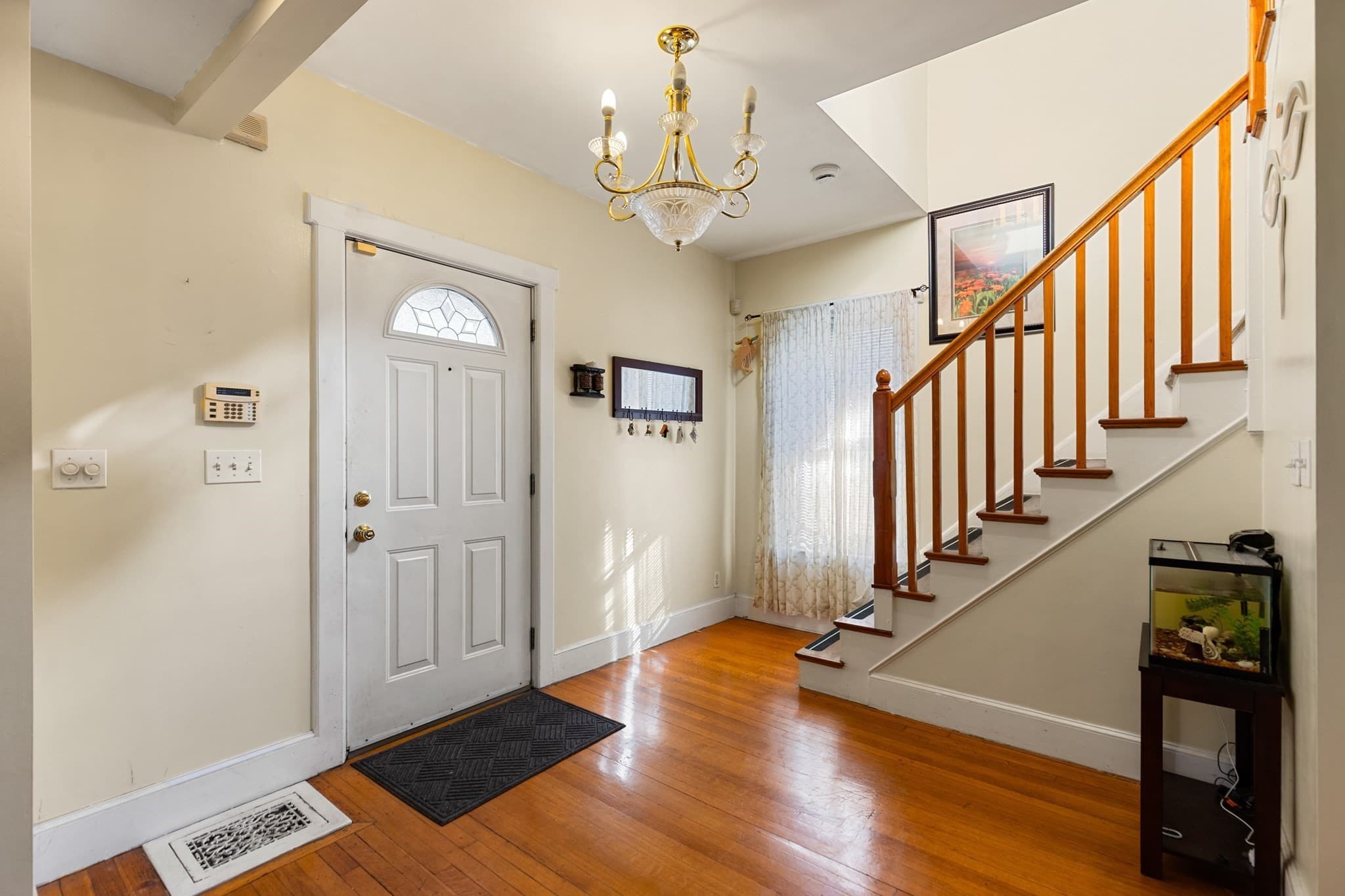 Single Family Residence at 100 Euclid Ave, Lynn MA 01904, Lynn, photo 8 of 32