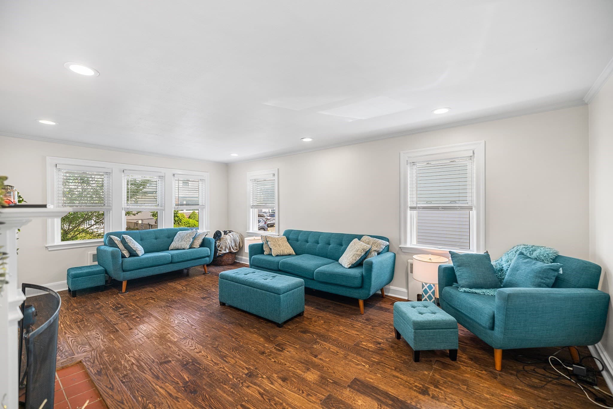 Single Family Residence at 43 Dolphin Ave, Winthrop MA 02152, Winthrop, photo 9 of 39