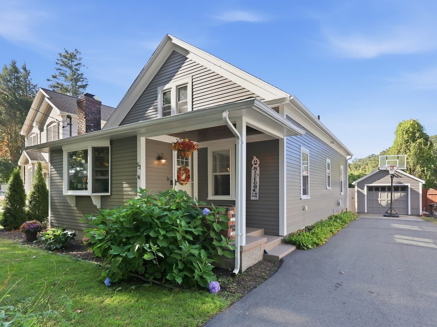 53 James St, Agawam MA 01001
