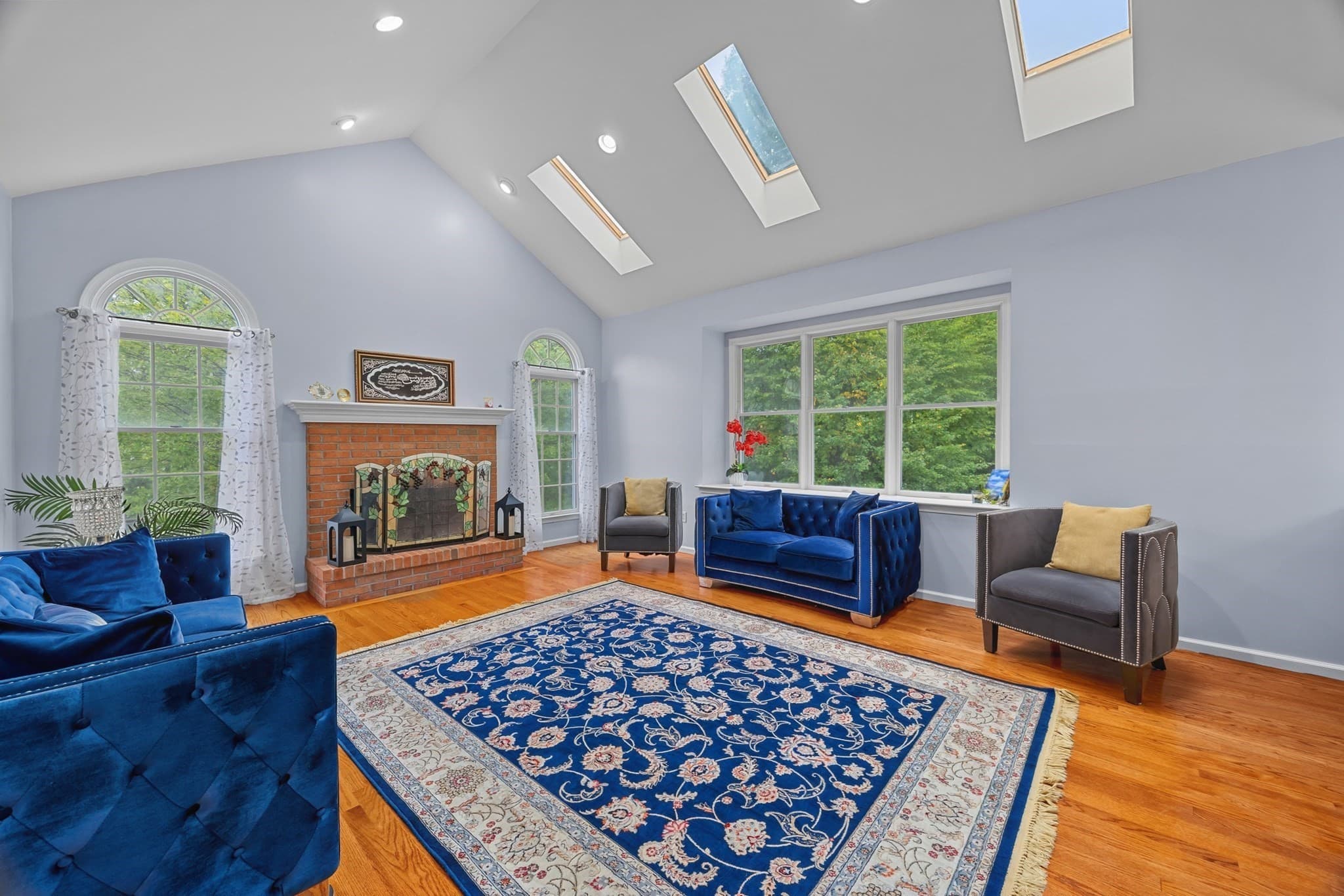 Single Family Residence at 22 Faulkner Rd, Shrewsbury MA 01545, Shrewsbury, photo 9 of 41