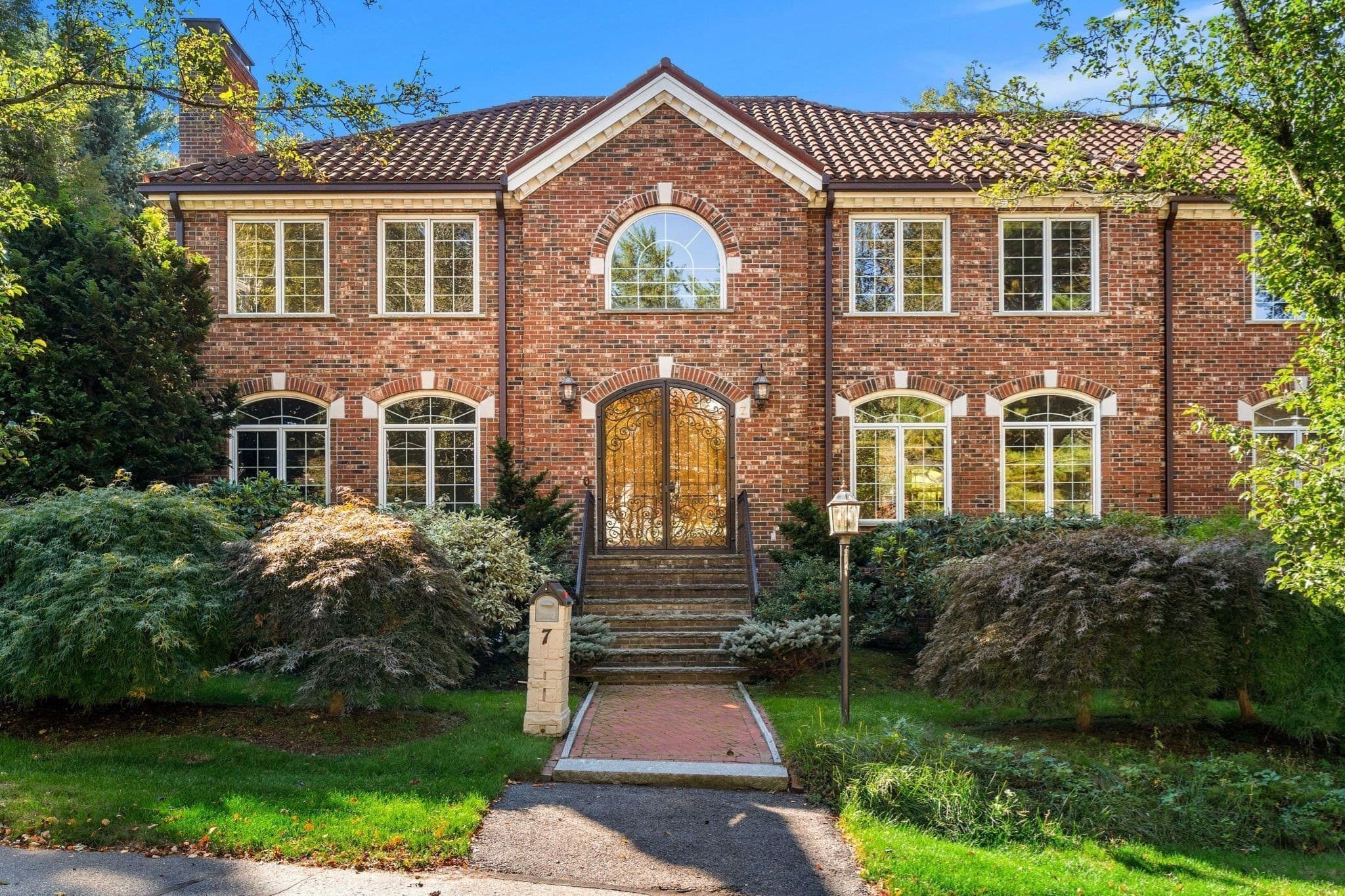 Single Family Residence at 7 Monadnock Rd, Newton MA 02467, Newton, photo 2 of 41