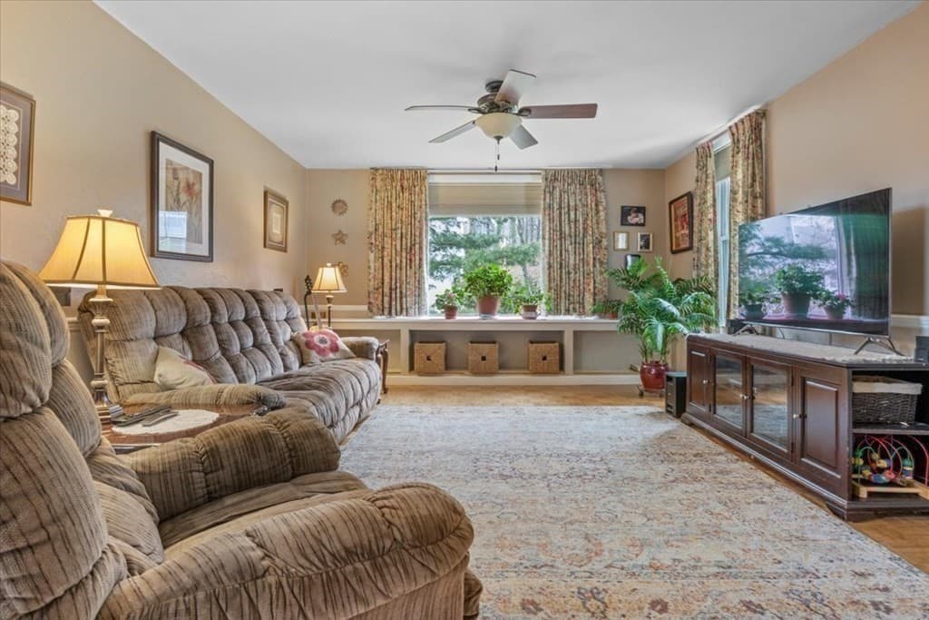 Single Family Residence at 308 Beale St, Quincy MA 02170, Quincy, photo 14 of 24
