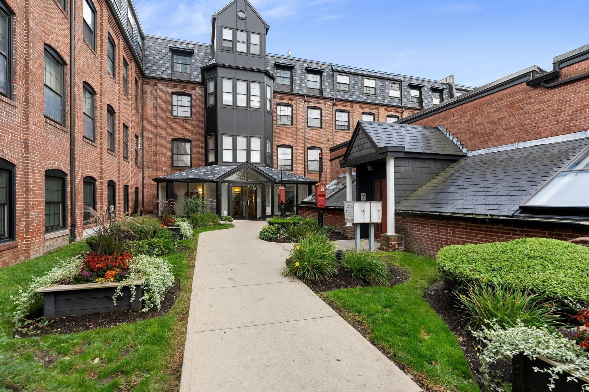 Condominium at 21 Linden Street # 301, Quincy MA 02170, Quincy, photo 2 of 32