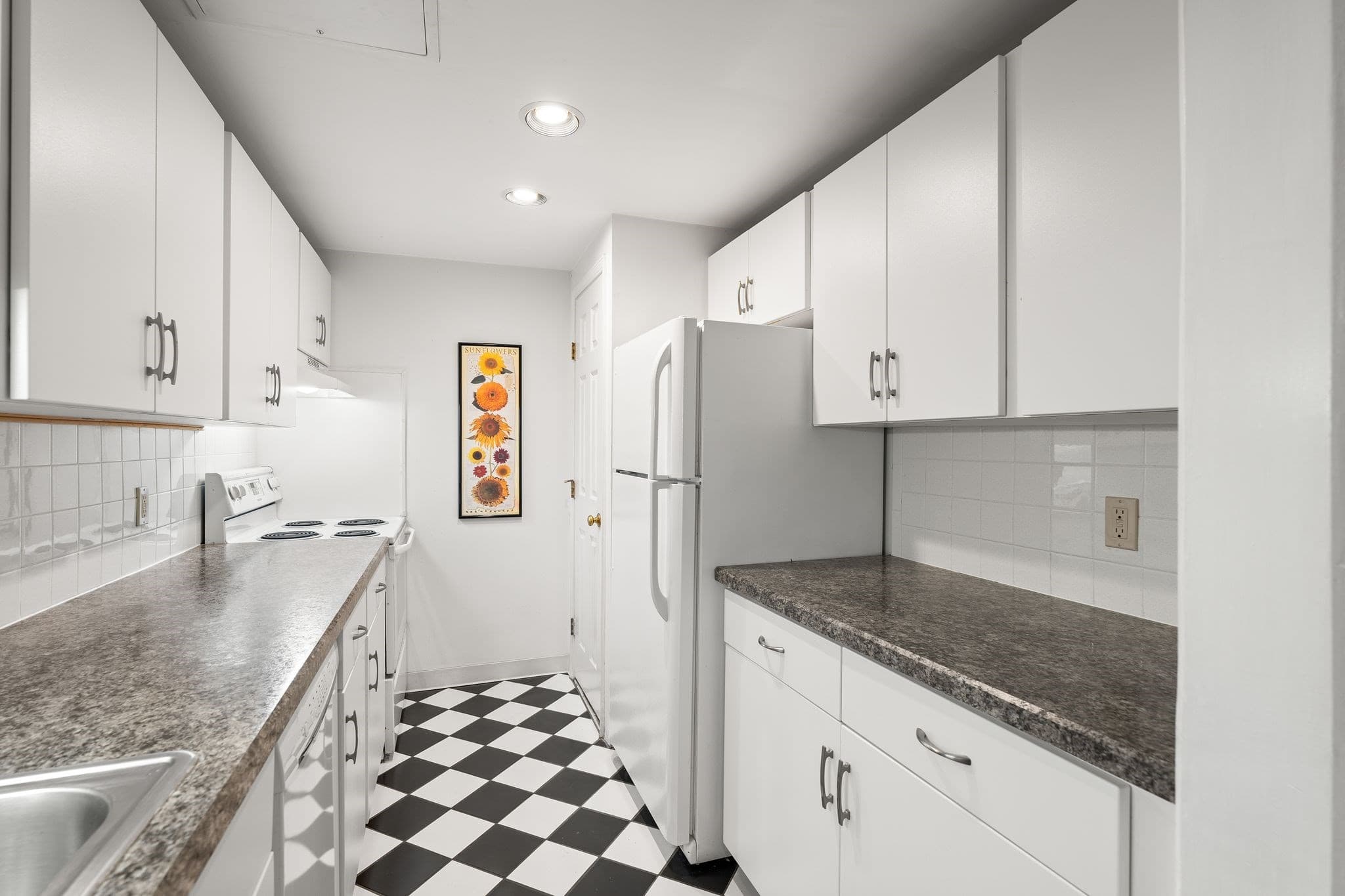 Condominium at 21 Linden Street # 301, Quincy MA 02170, Quincy, photo 17 of 32