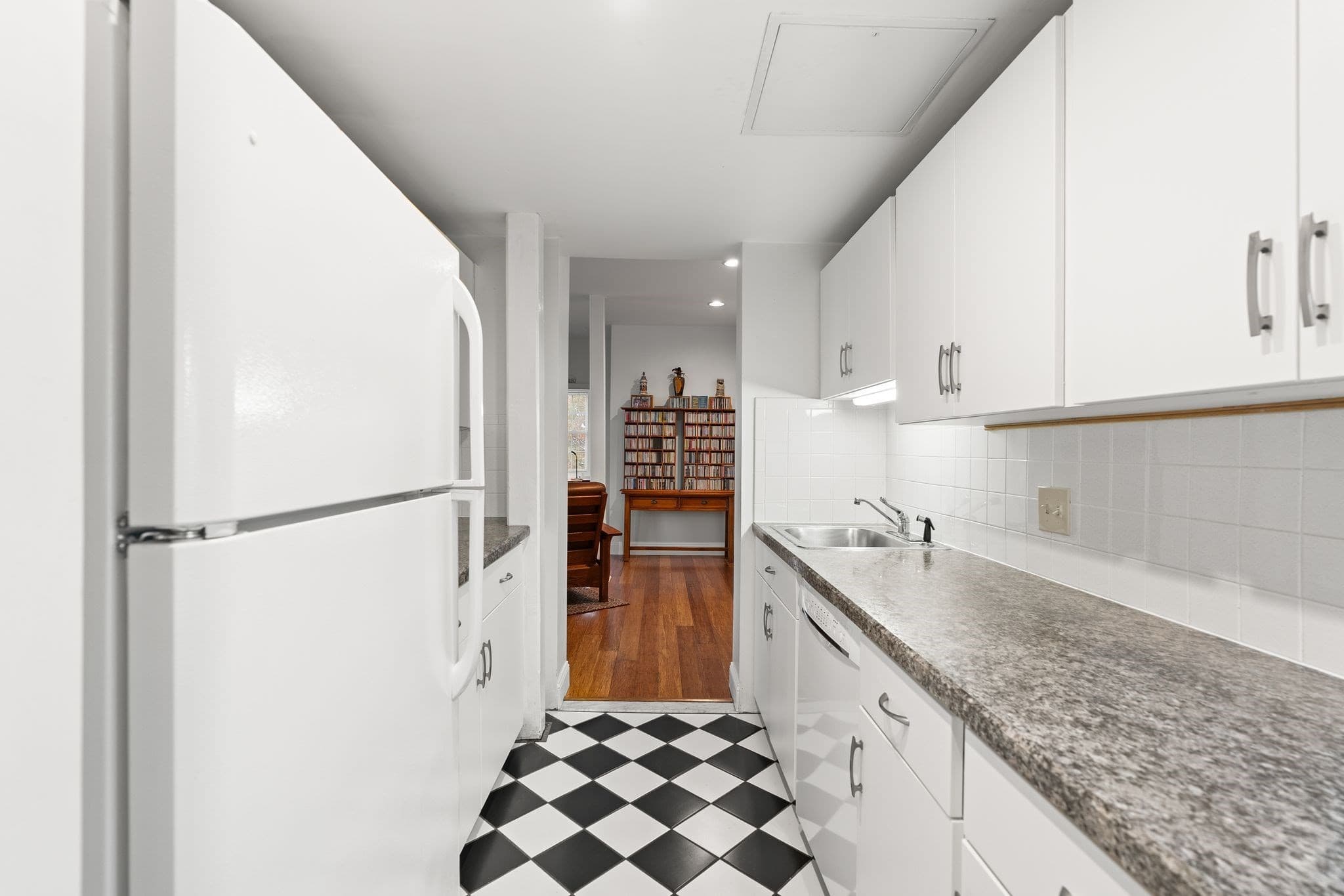 Condominium at 21 Linden Street # 301, Quincy MA 02170, Quincy, photo 18 of 32