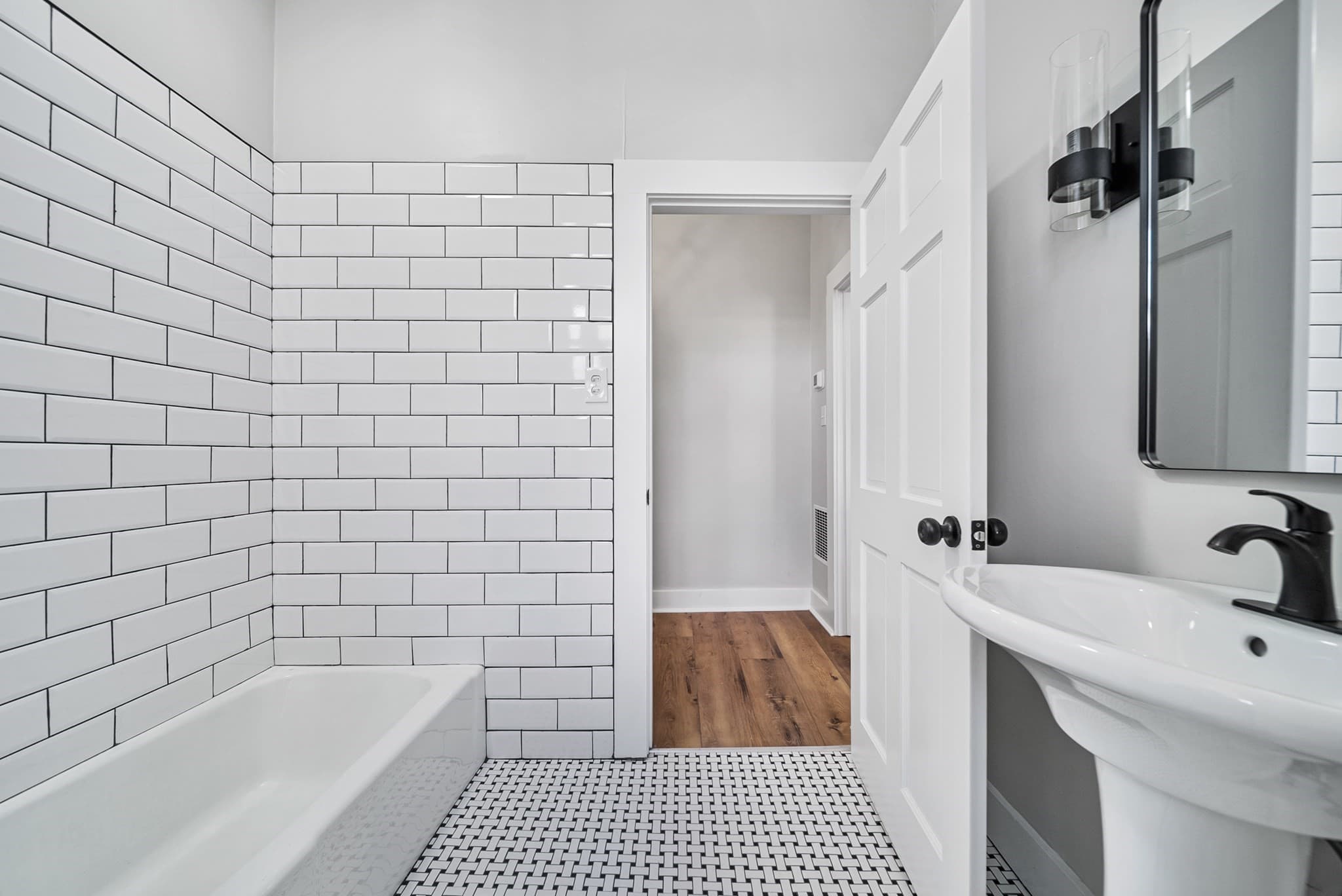 Condominium at 68 Pleasant St # 2, Newburyport MA 01950, Newburyport, photo 7 of 33