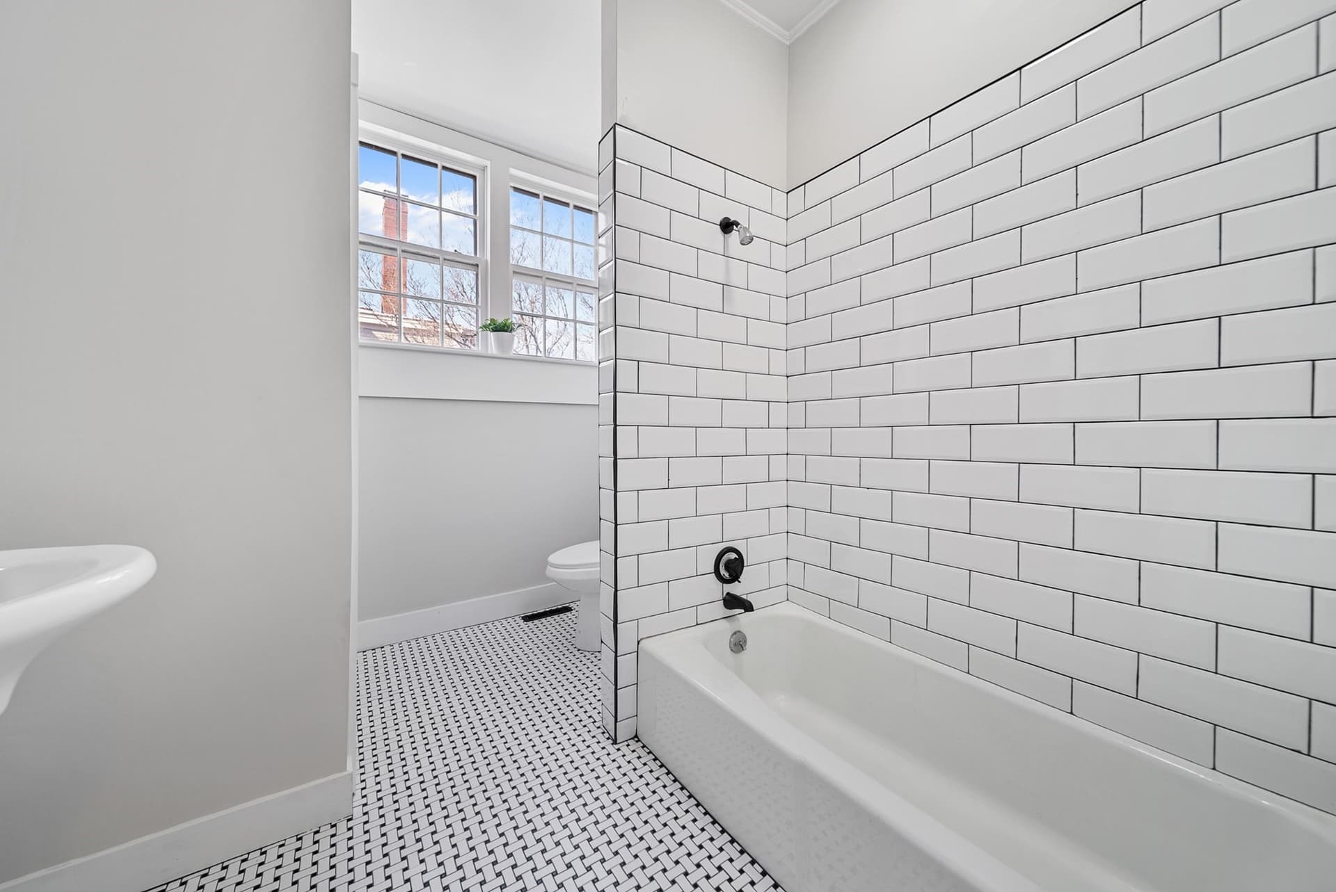 Condominium at 68 Pleasant St # 2, Newburyport MA 01950, photo 8 of 33
