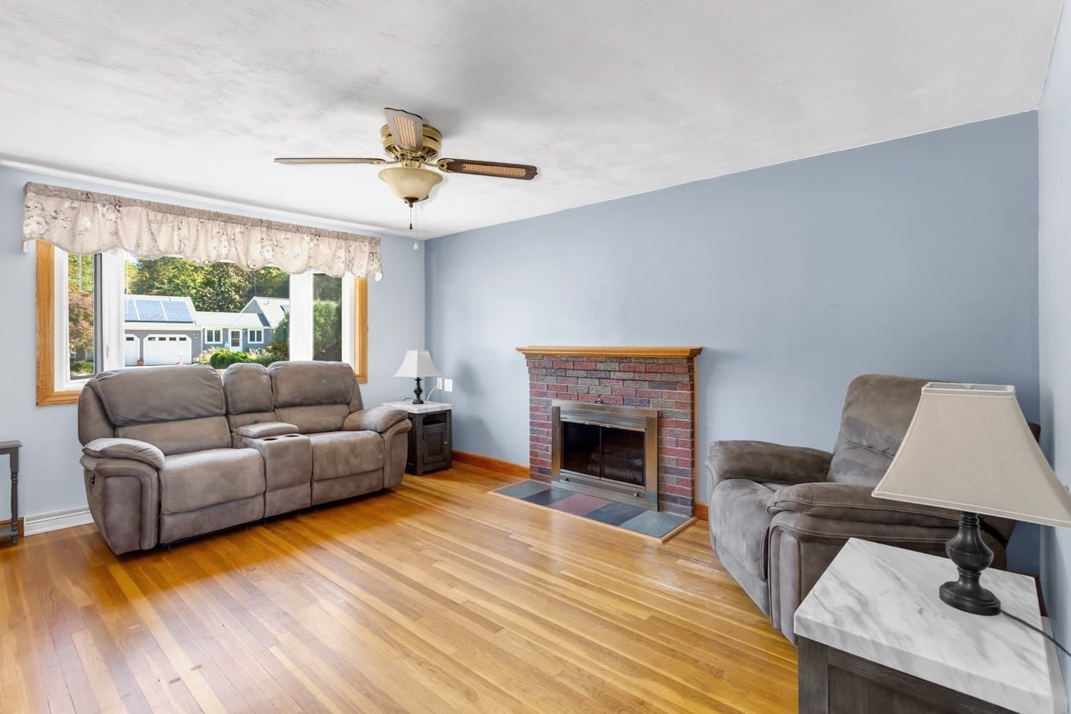 Single Family Residence at 590 Pond St, Franklin MA 02038, Franklin, photo 6 of 42