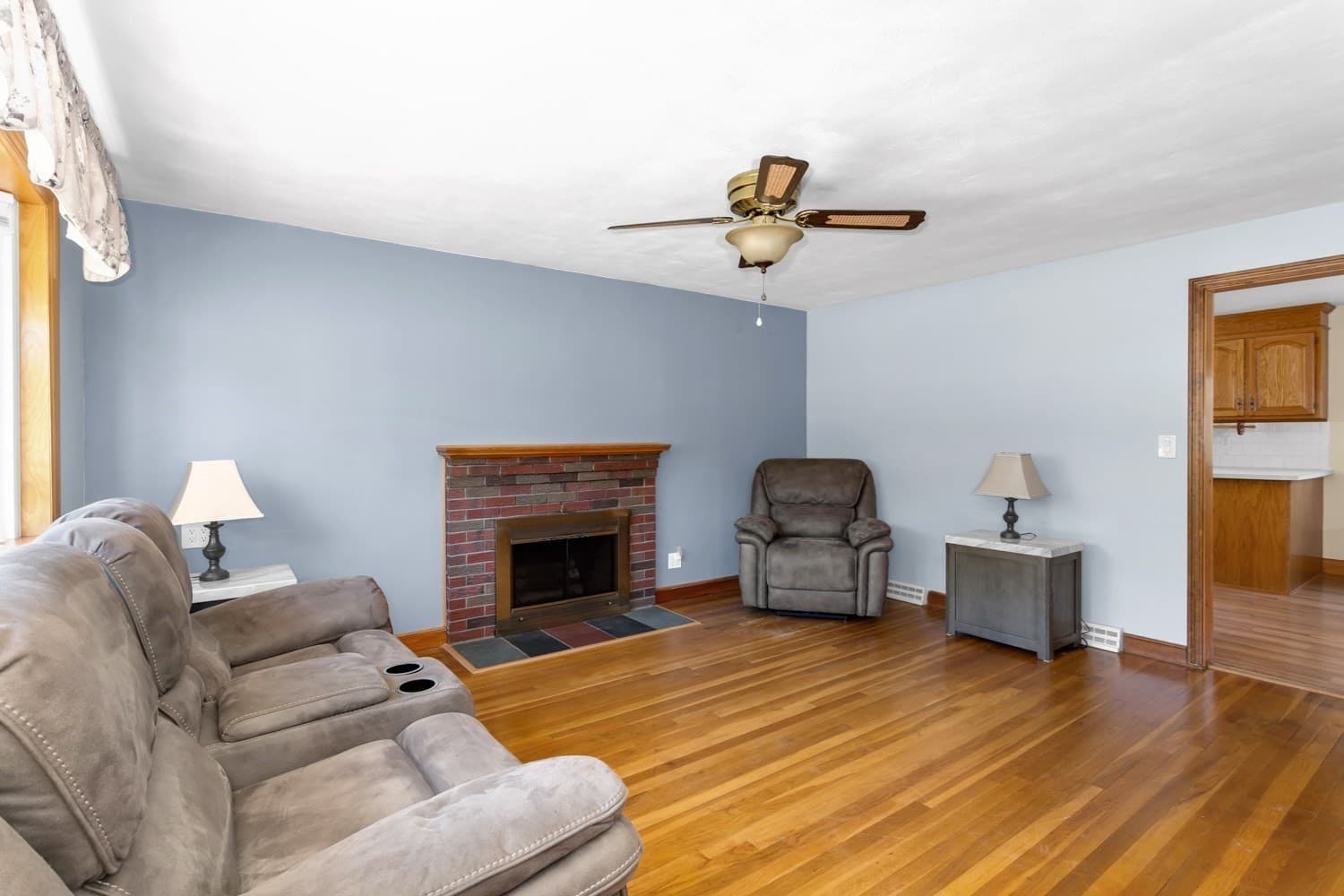 Single Family Residence at 590 Pond St, Franklin MA 02038, Franklin, photo 7 of 42
