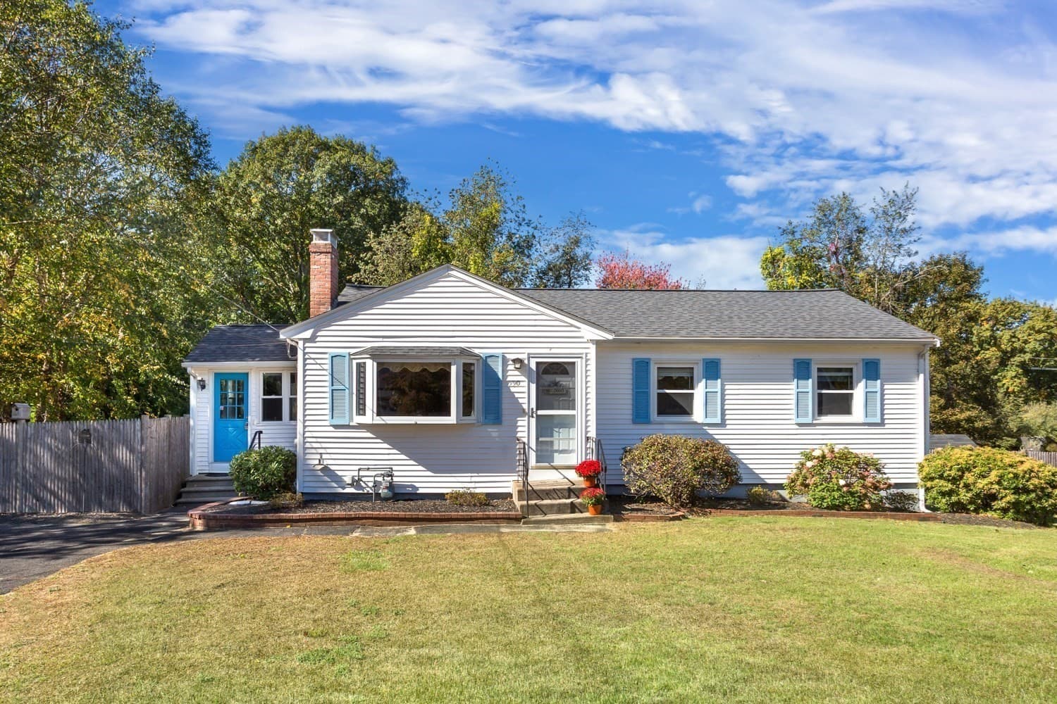 590 Pond St, Franklin MA 02038