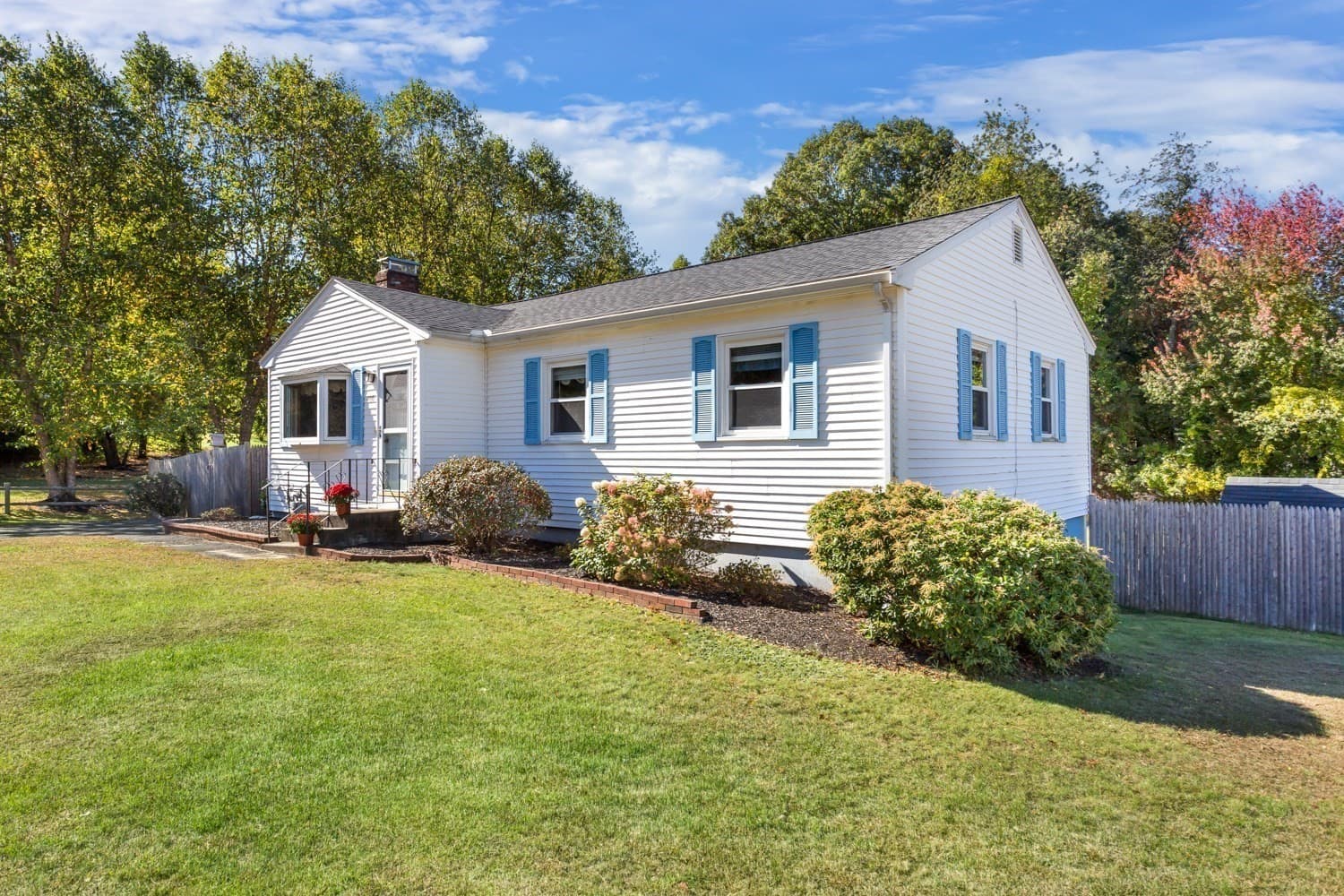 Single Family Residence at 590 Pond St, Franklin MA 02038, Franklin, photo 5 of 42