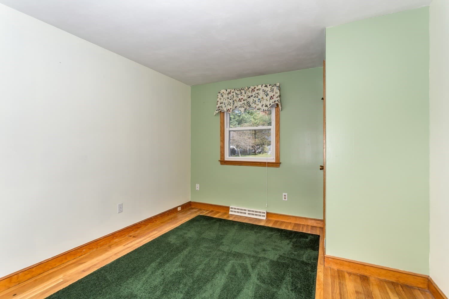 Single Family Residence at 590 Pond St, Franklin MA 02038, Franklin, photo 20 of 42