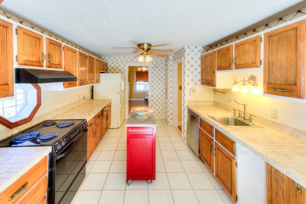 Single Family Residence at 24 Knowles, Worcester MA 01602, Worcester, photo 17 of 42