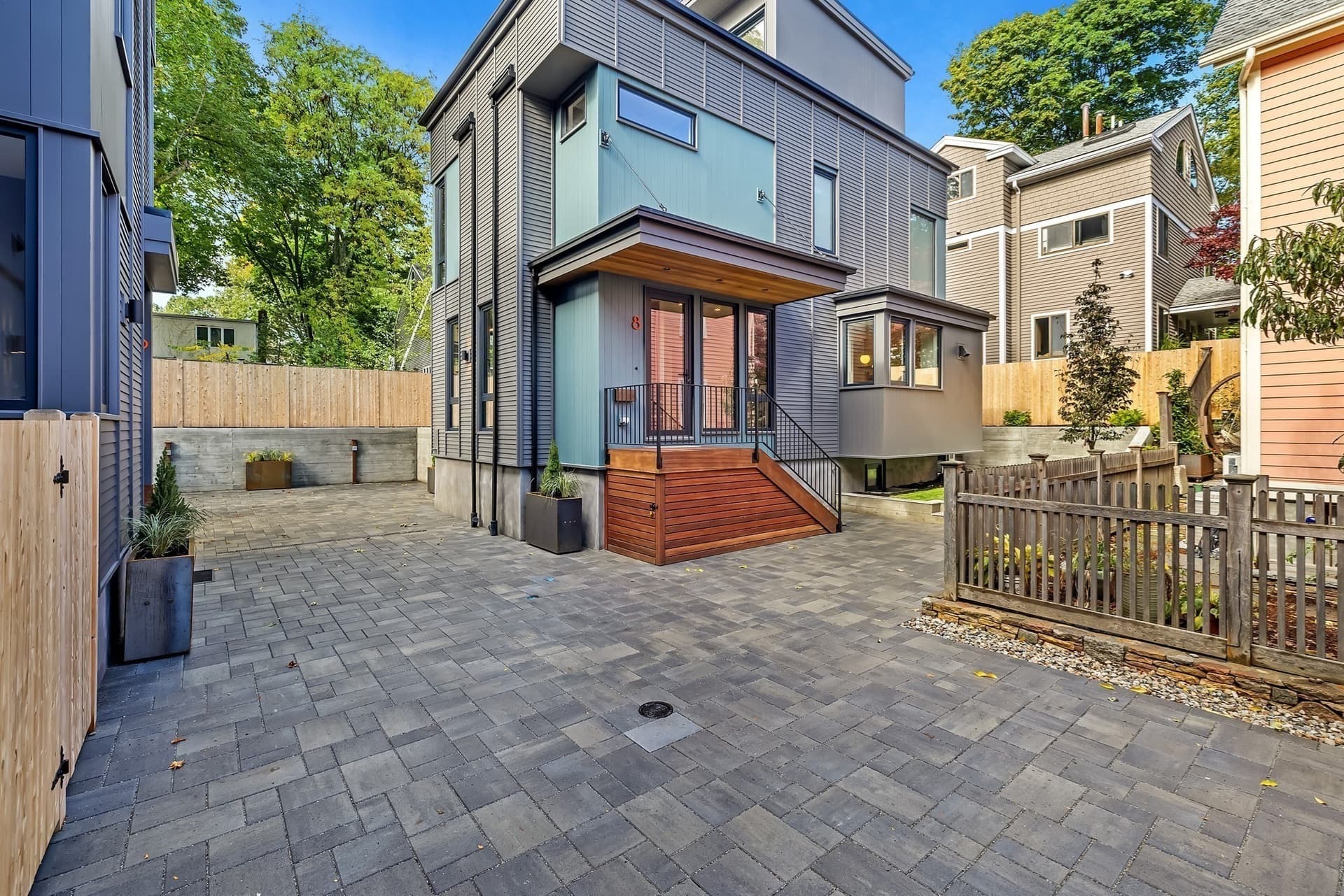 8 Holworthy Terrace, Cambridge MA 02138