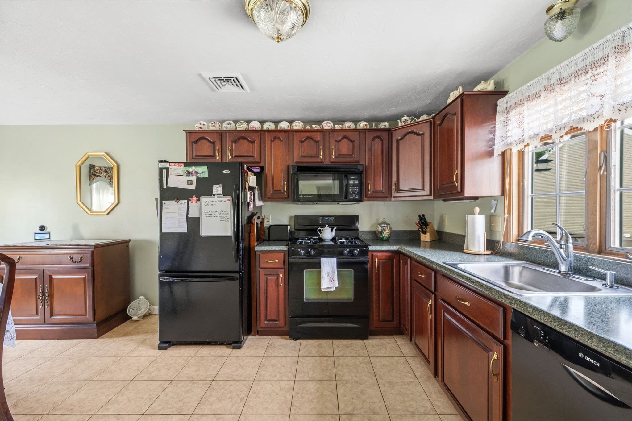 Condominium at 279 Central St # 279, East Bridgewater MA 02333, East Bridgewater, photo 11 of 22