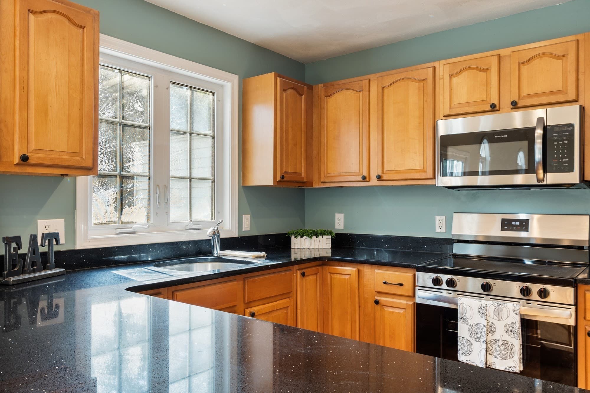 Condominium at 10 Patriots Way # A, Sterling MA 01564, Sterling, photo 9 of 33