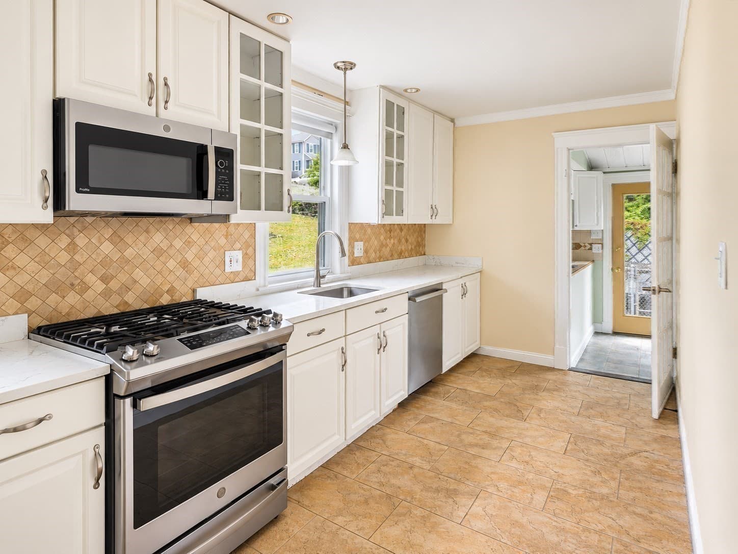 Condominium at 65 Chestnut St # 1, Wakefield MA 01880, Wakefield, photo 20 of 38
