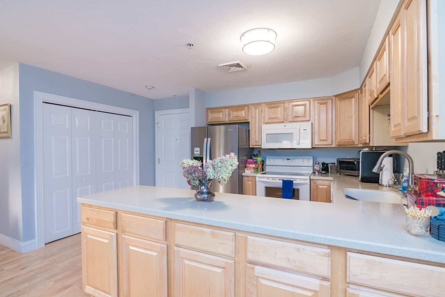 Condominium at 25 Greenleaves Dr # 529, Amherst MA 01002, Amherst, photo 6 of 21