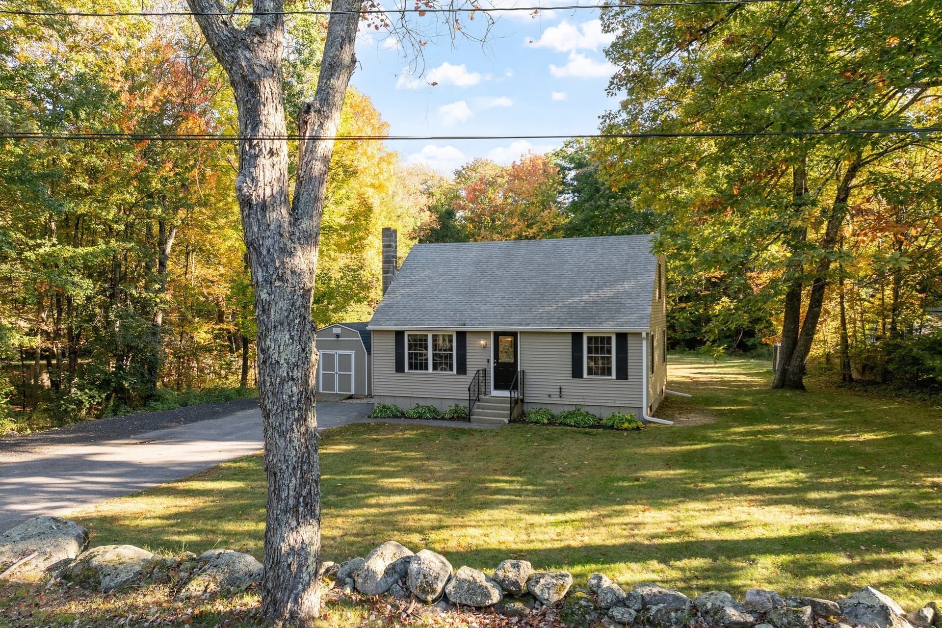 35 School House Rd, Phillipston MA 01331