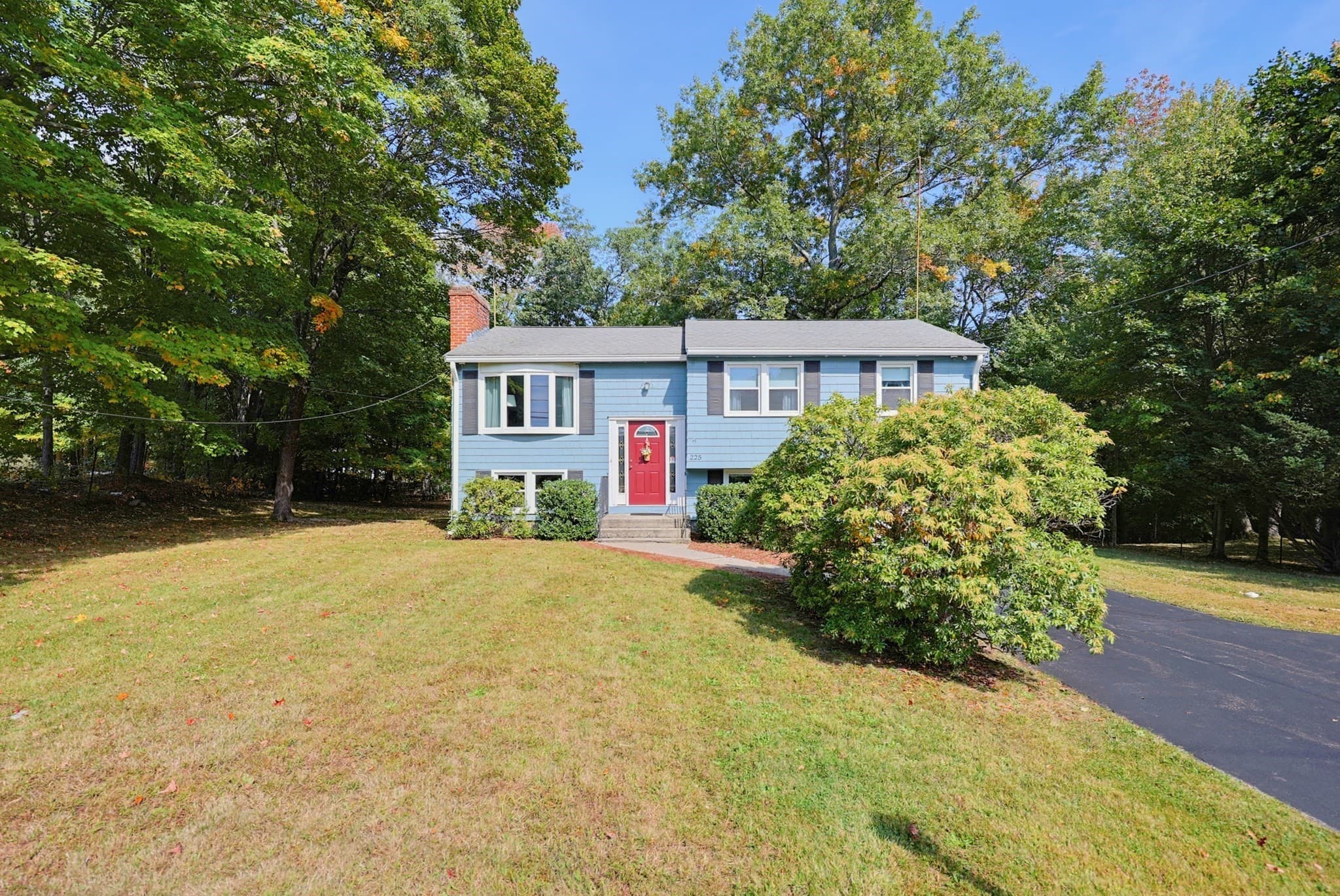 Single Family Residence at 225 Oak, Franklin MA 02038, Franklin, photo 3 of 36
