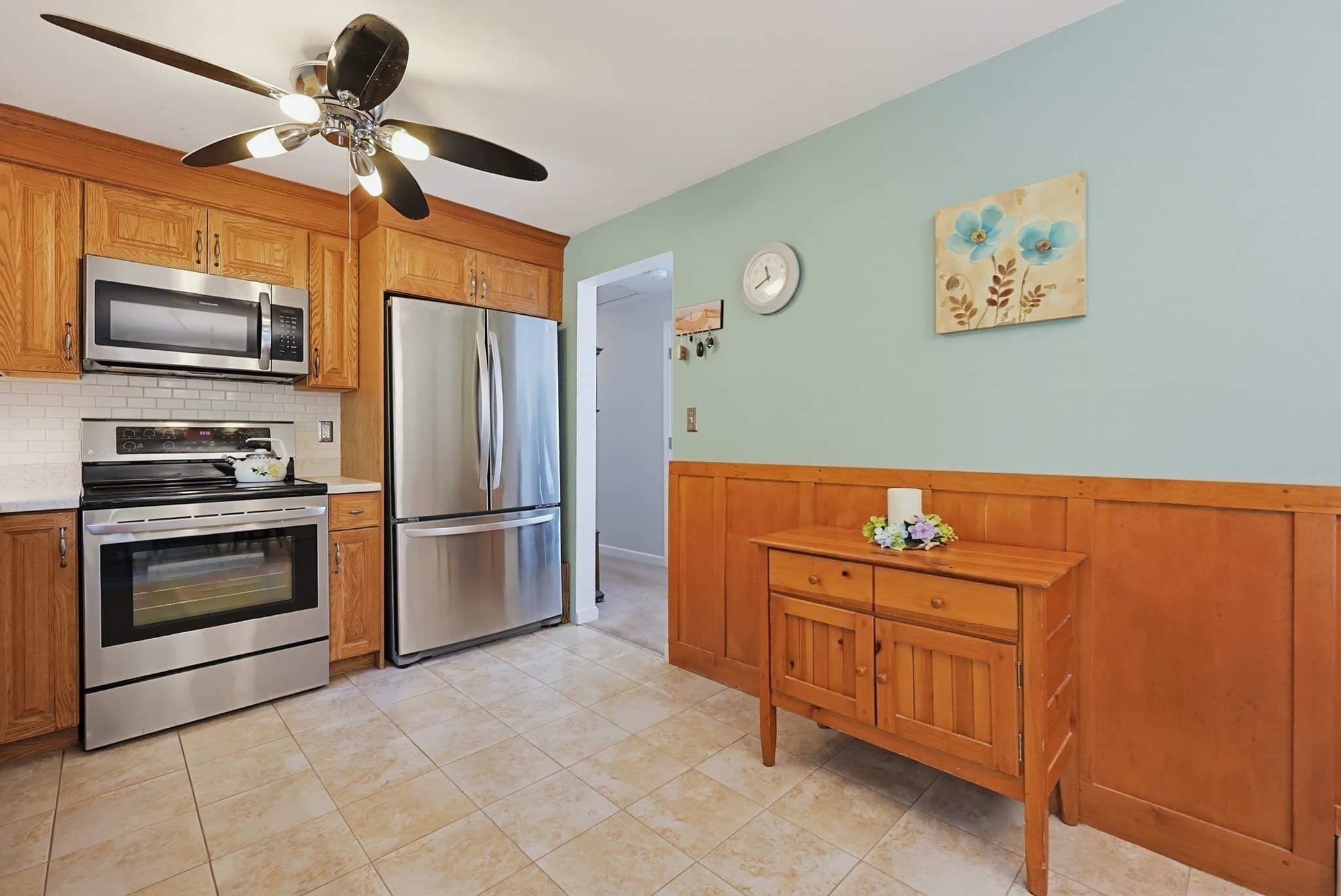 Single Family Residence at 225 Oak, Franklin MA 02038, Franklin, photo 10 of 36