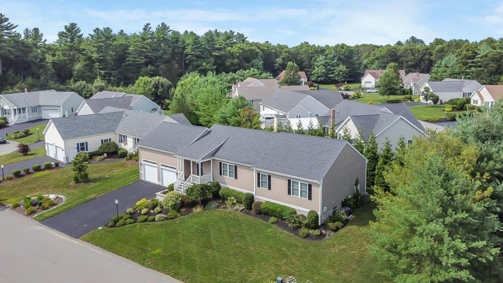 Condominium at 75 Bear Paw Trl # 75, Taunton MA 02718, Taunton, photo 3 of 41