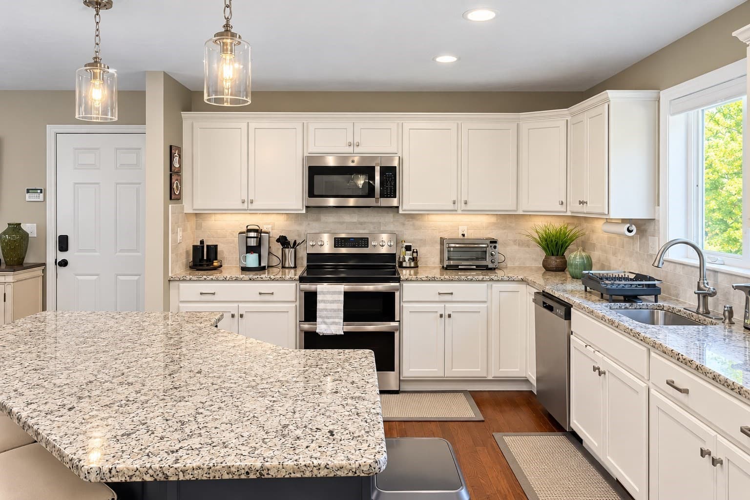 Condominium at 75 Bear Paw Trl # 75, Taunton MA 02718, Taunton, photo 8 of 41