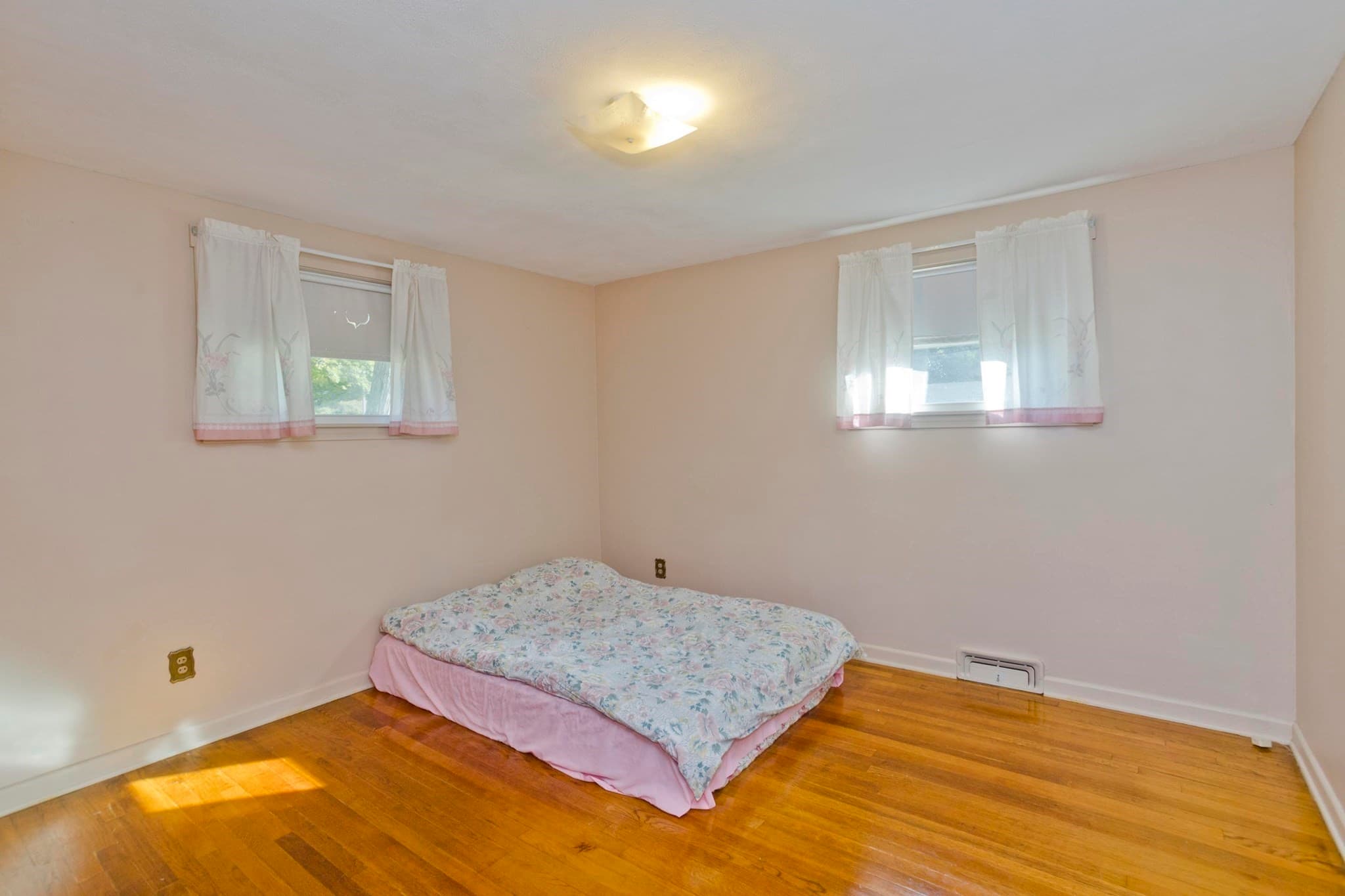 Single Family Residence at 68 Talmadge Dr, Springfield MA 01118, Springfield, photo 14 of 36