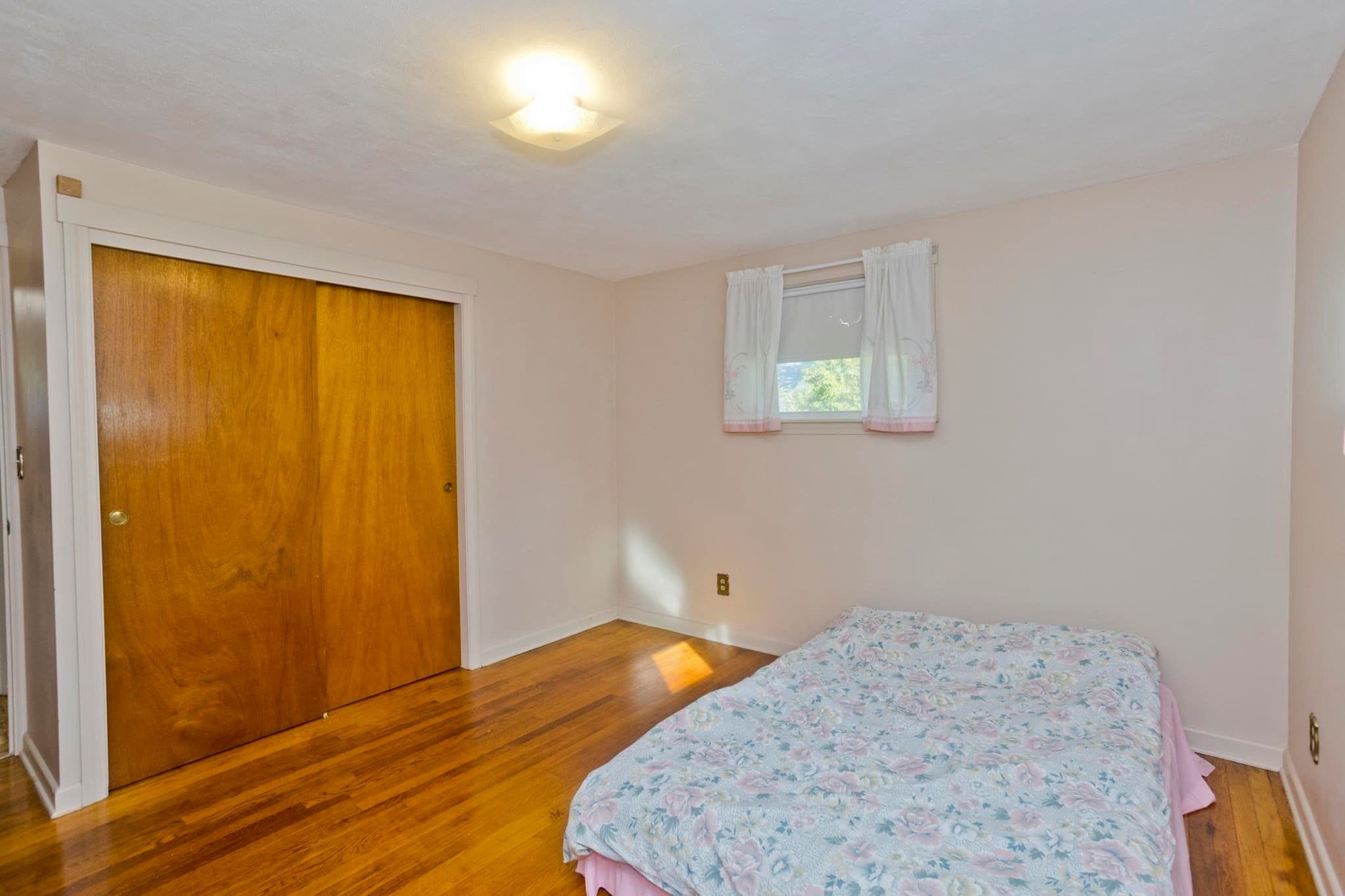 Single Family Residence at 68 Talmadge Dr, Springfield MA 01118, Springfield, photo 15 of 36