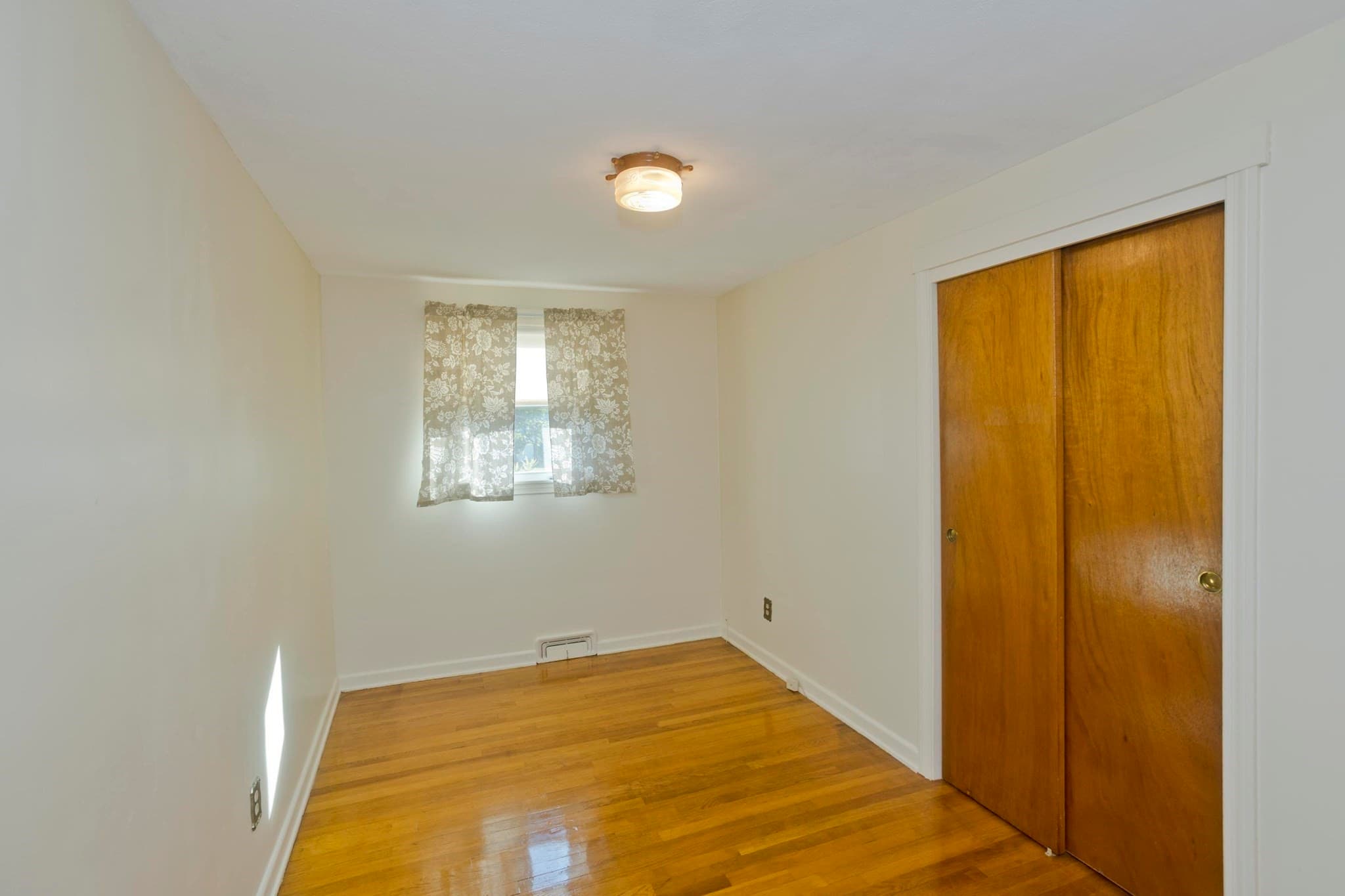Single Family Residence at 68 Talmadge Dr, Springfield MA 01118, Springfield, photo 21 of 36