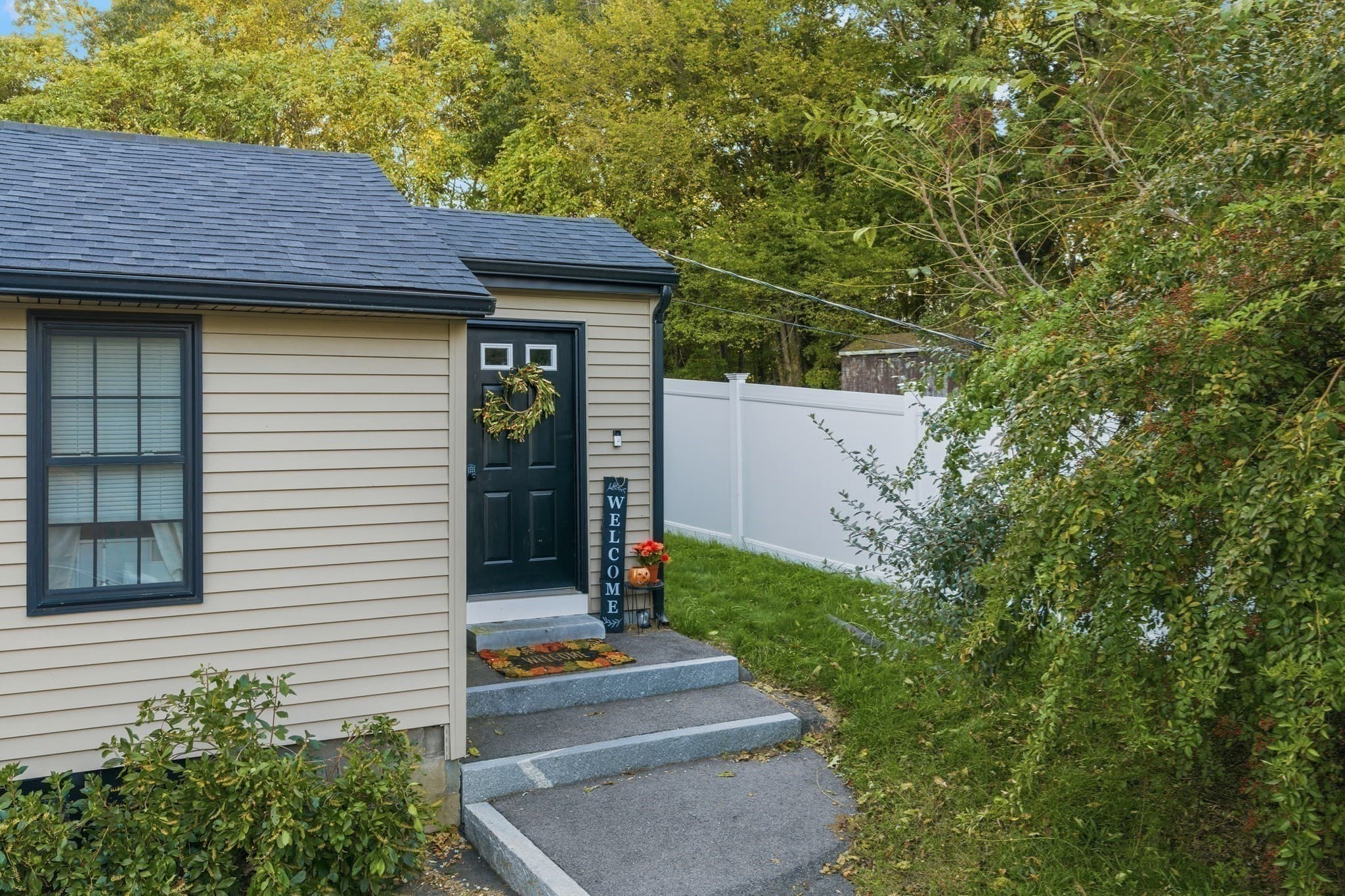 3 Family at 102 Jerome St, Berkley MA 02779, Berkley, photo 6 of 35