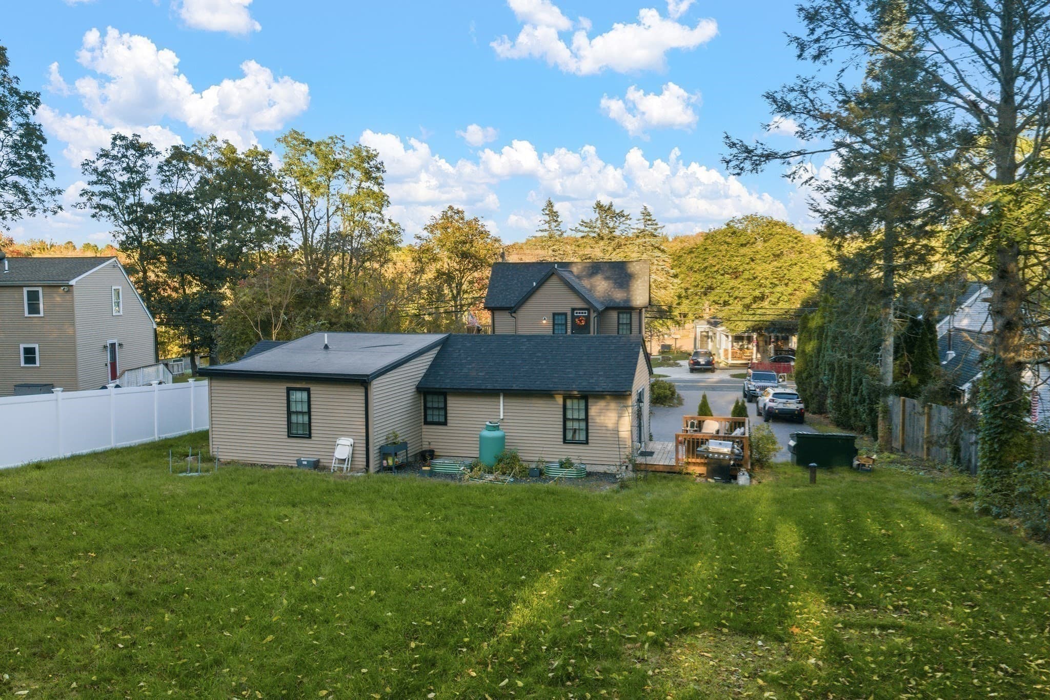 3 Family at 102 Jerome St, Berkley MA 02779, Berkley, photo 32 of 35