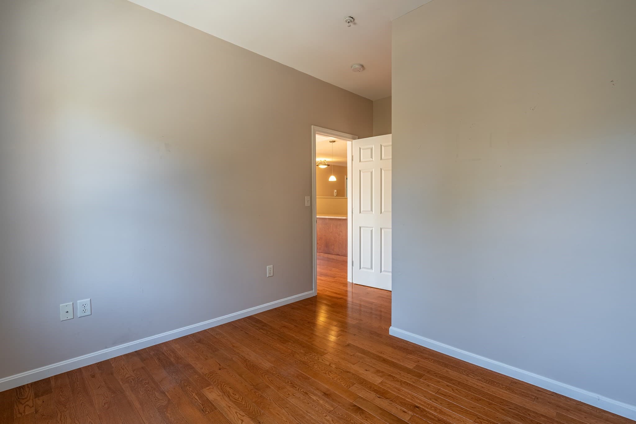 Condominium at 34 Burnham Rd # 402, Methuen MA 01844, Methuen, photo 22 of 25