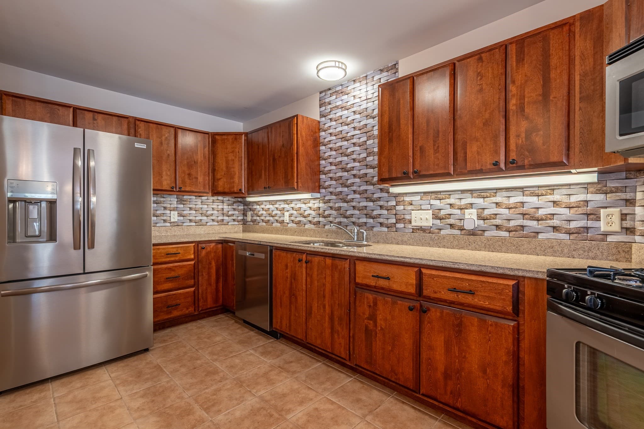Condominium at 34 Burnham Rd # 402, Methuen MA 01844, Methuen, photo 15 of 25