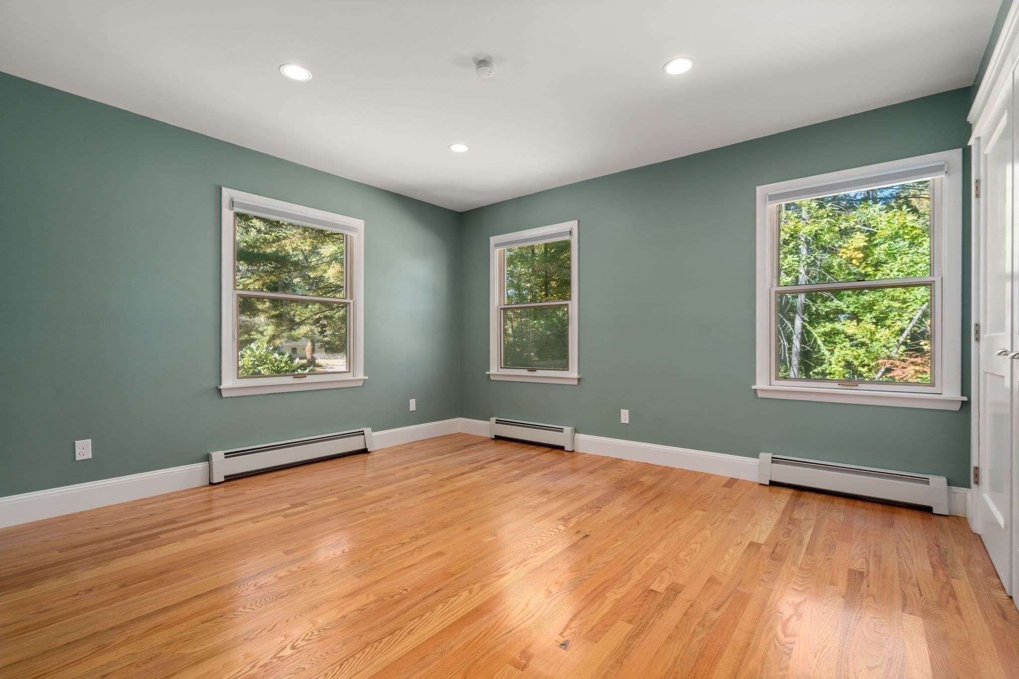 Single Family Residence at 10 Lantern Rd, Framingham MA 01702, Framingham, photo 27 of 37