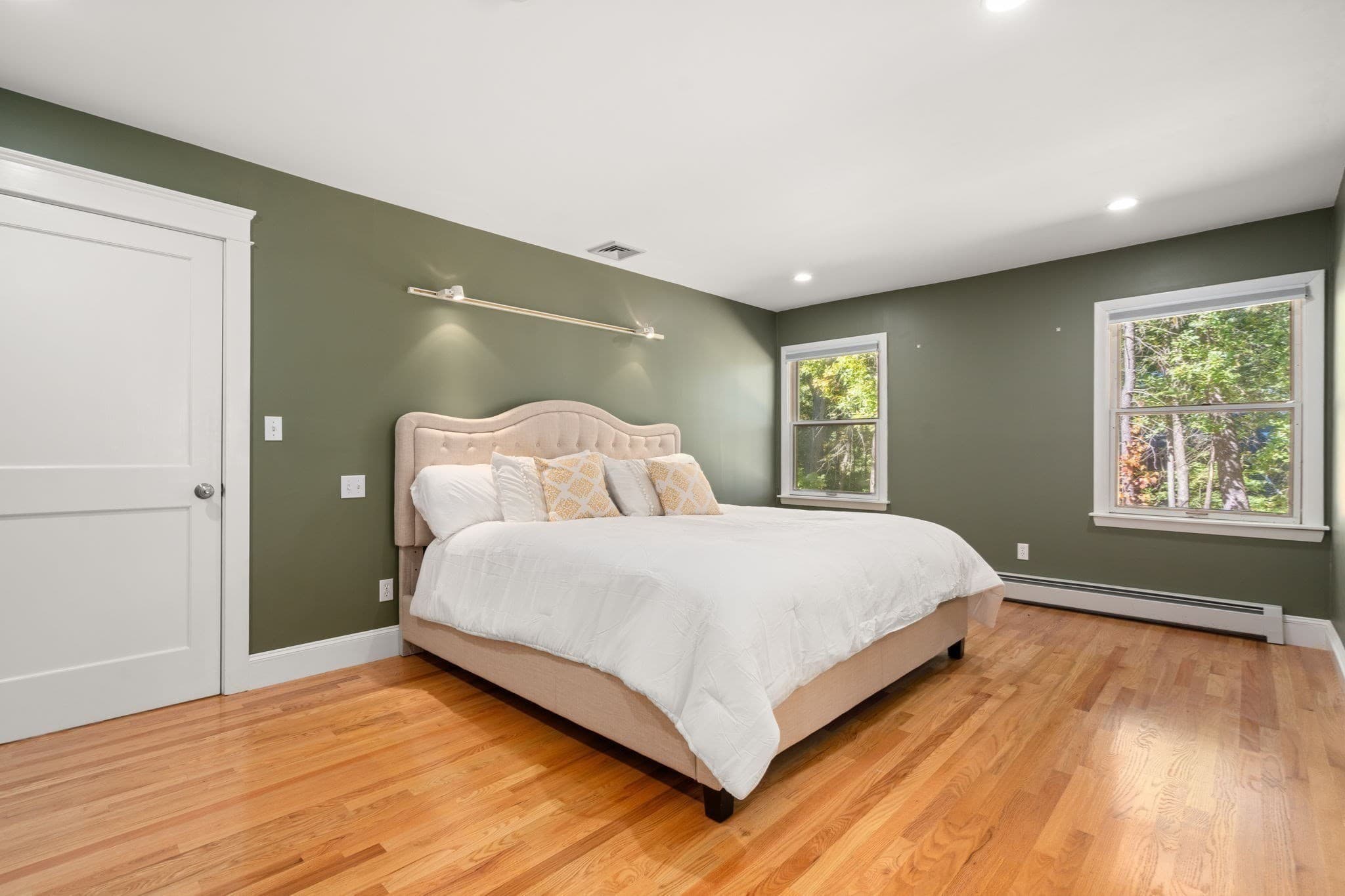 Single Family Residence at 10 Lantern Rd, Framingham MA 01702, Framingham, photo 22 of 37