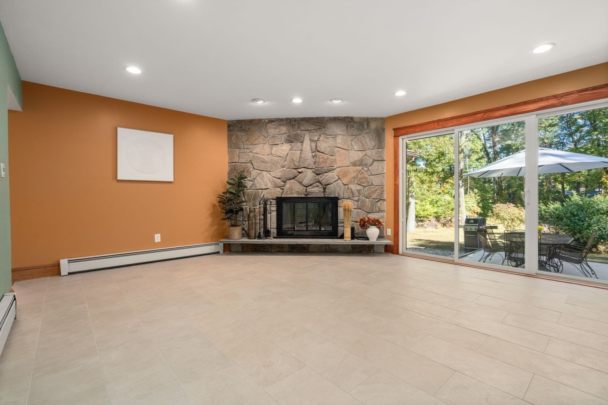 Single Family Residence at 10 Lantern Rd, Framingham MA 01702, Framingham, photo 10 of 37