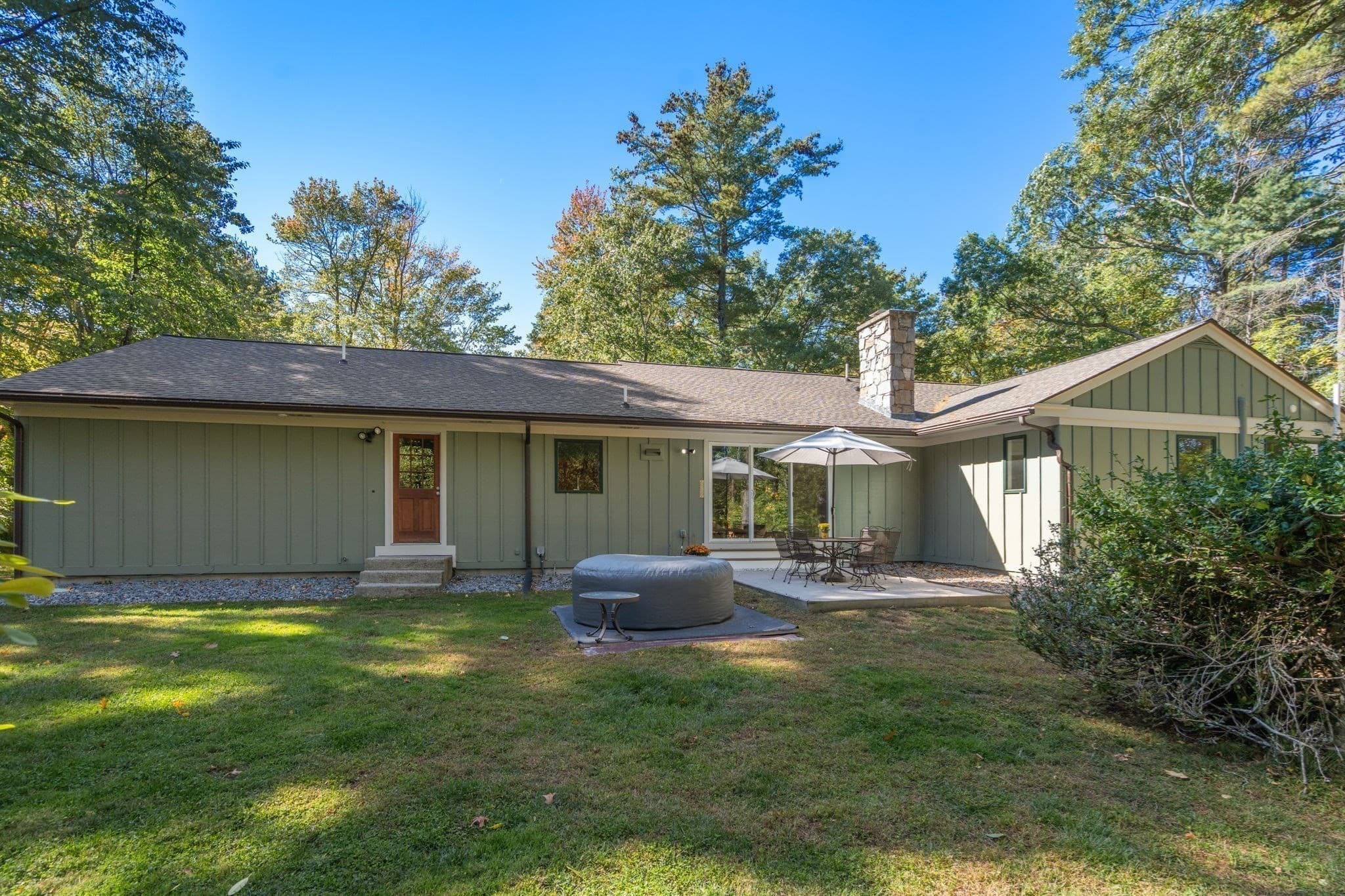 Single Family Residence at 10 Lantern Rd, Framingham MA 01702, Framingham, photo 33 of 37