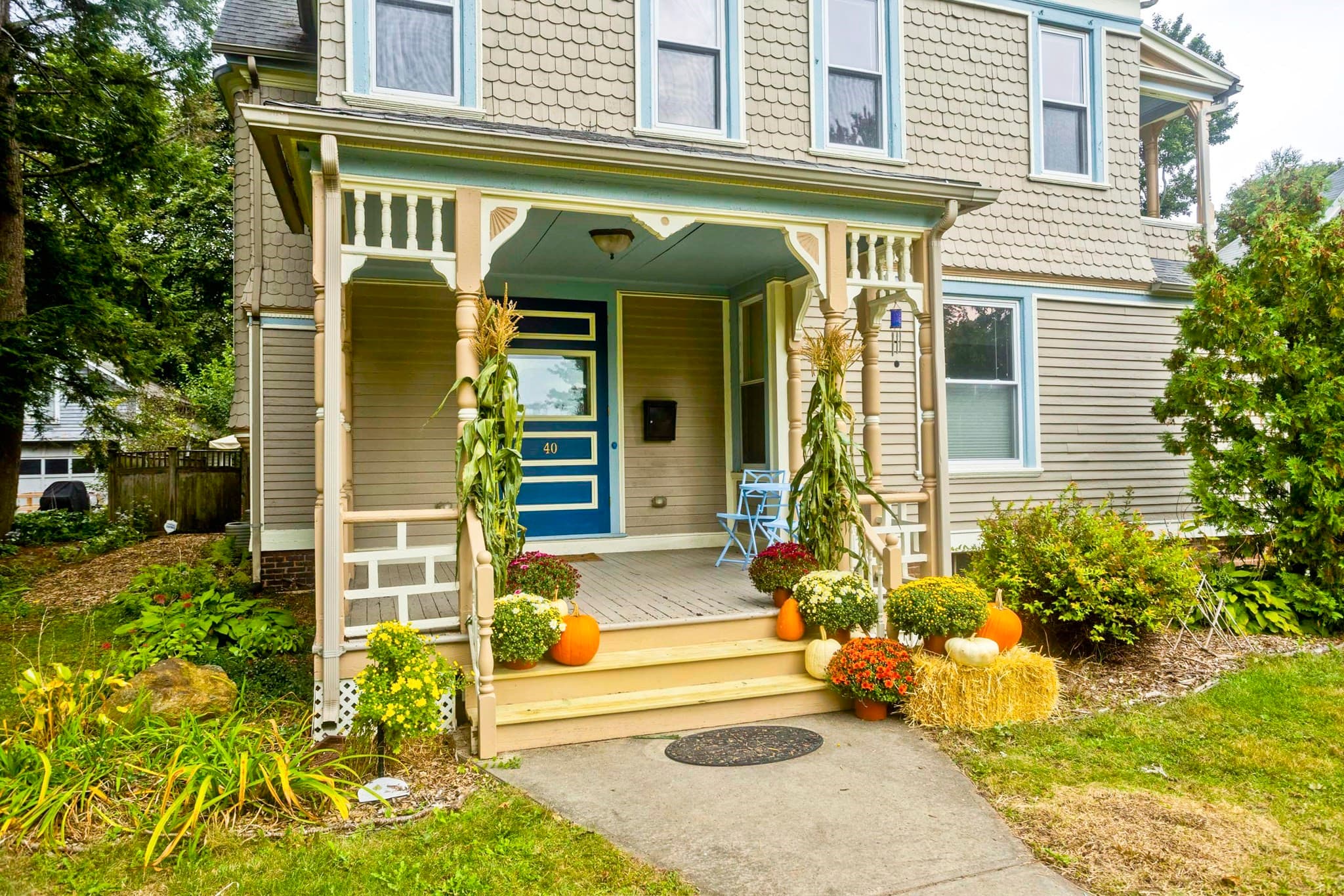Single Family Residence at 40 Fairfield Ave, Holyoke MA 01040, Holyoke, photo 3 of 42